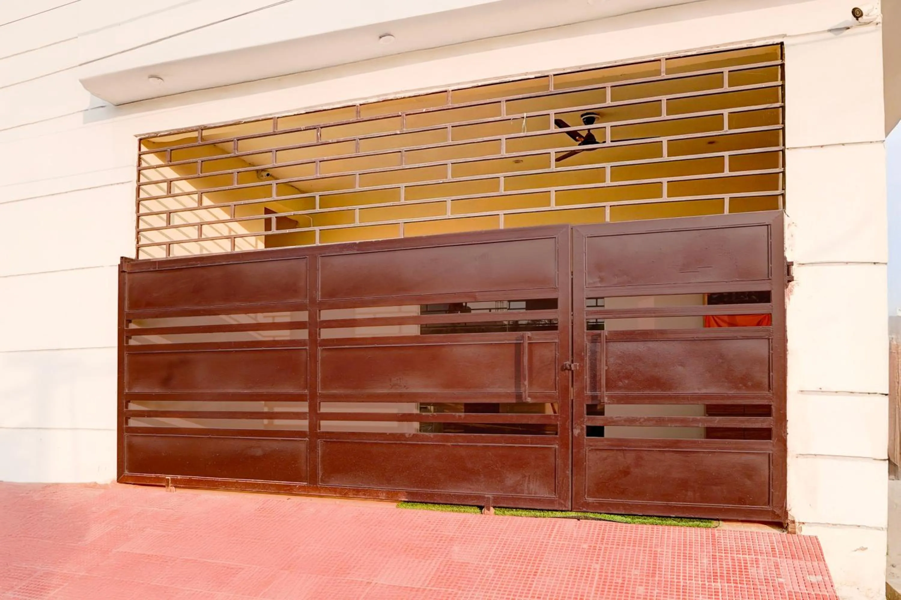 Facade/entrance in Hotel O Deva road Formerly Hotel Sunrise Inn