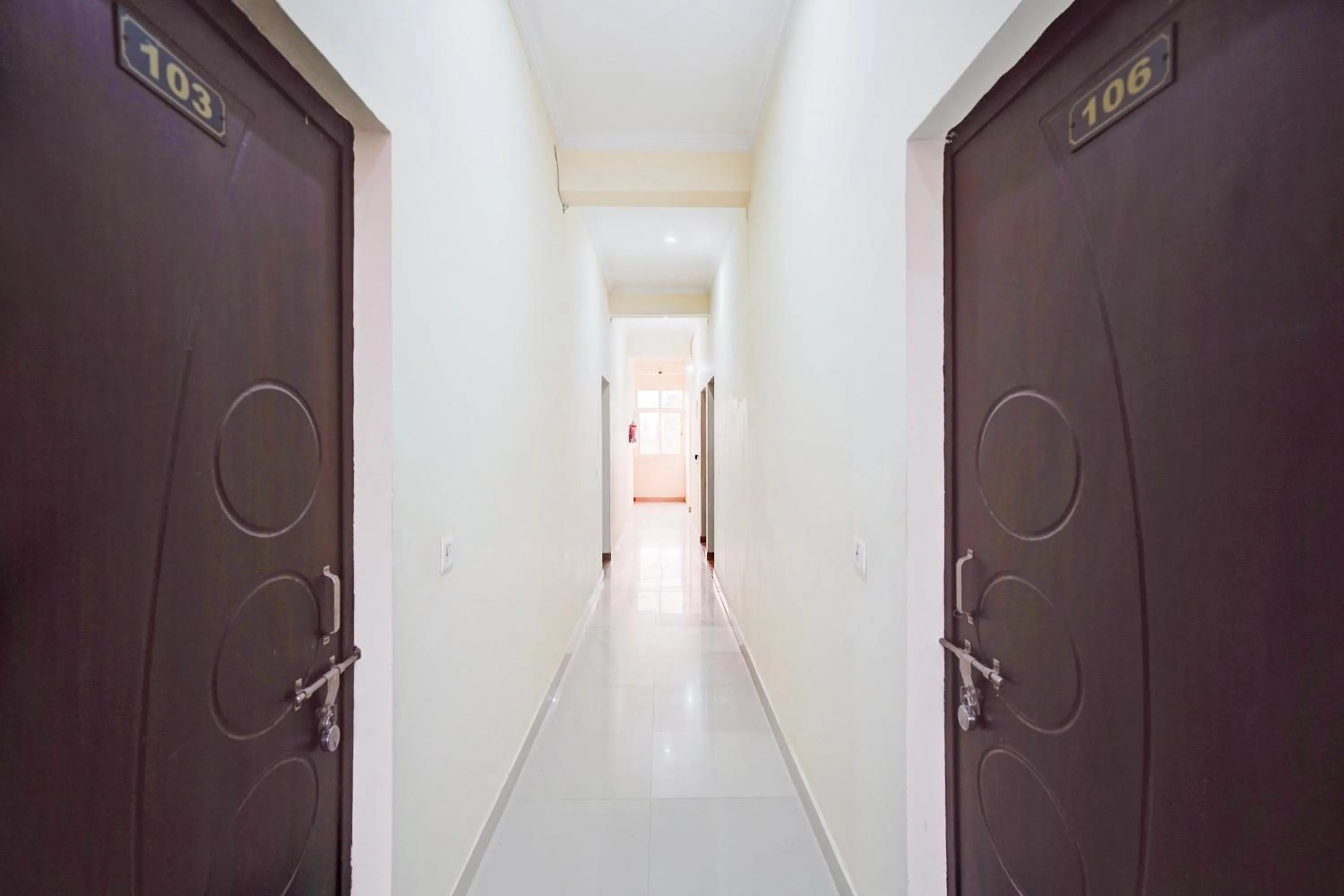 Lobby or reception in Hotel O Deva road Formerly Hotel Sunrise Inn
