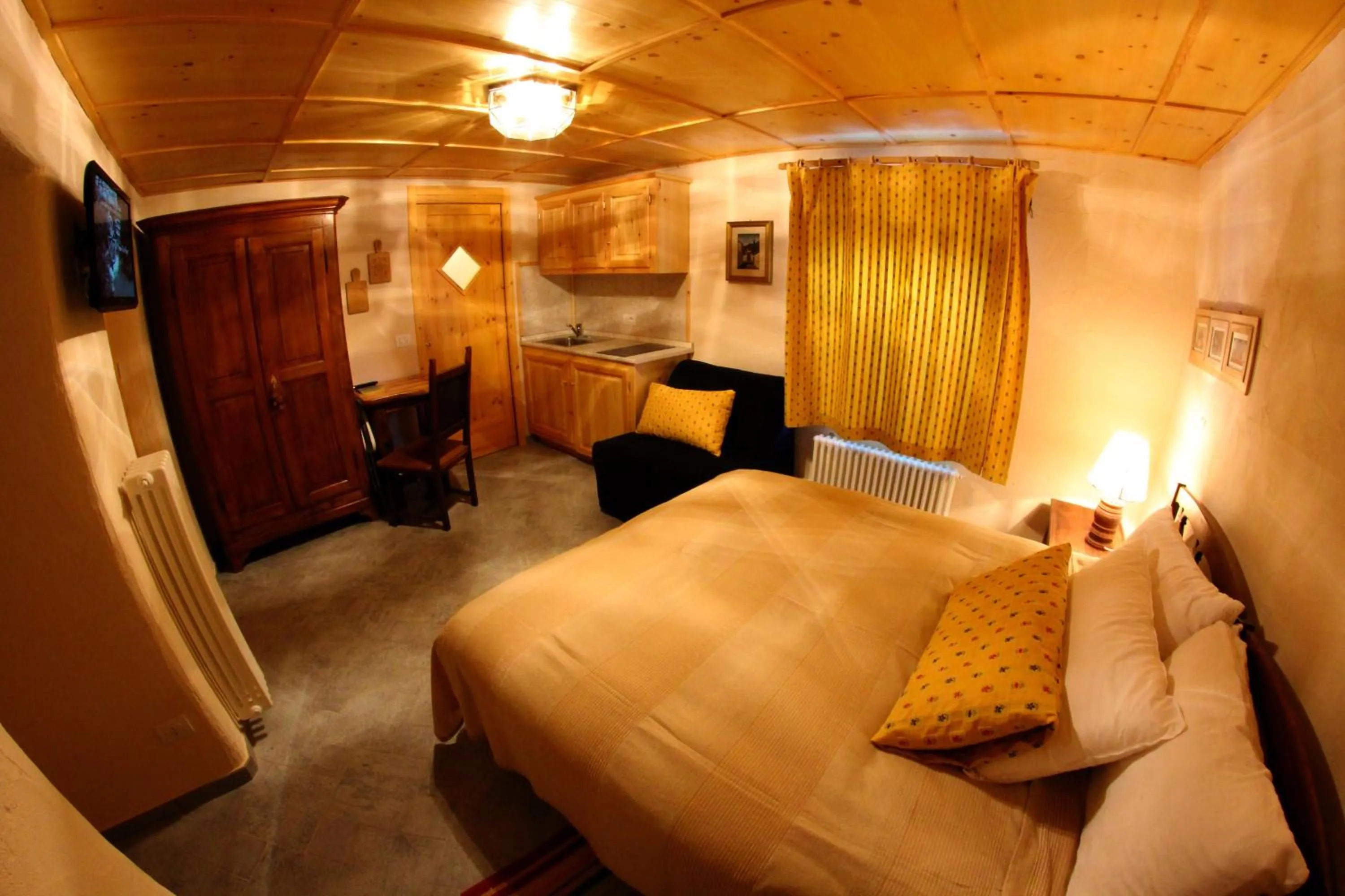 Bed in Maison Du-Noyer Chambres et Tables d'Hotes