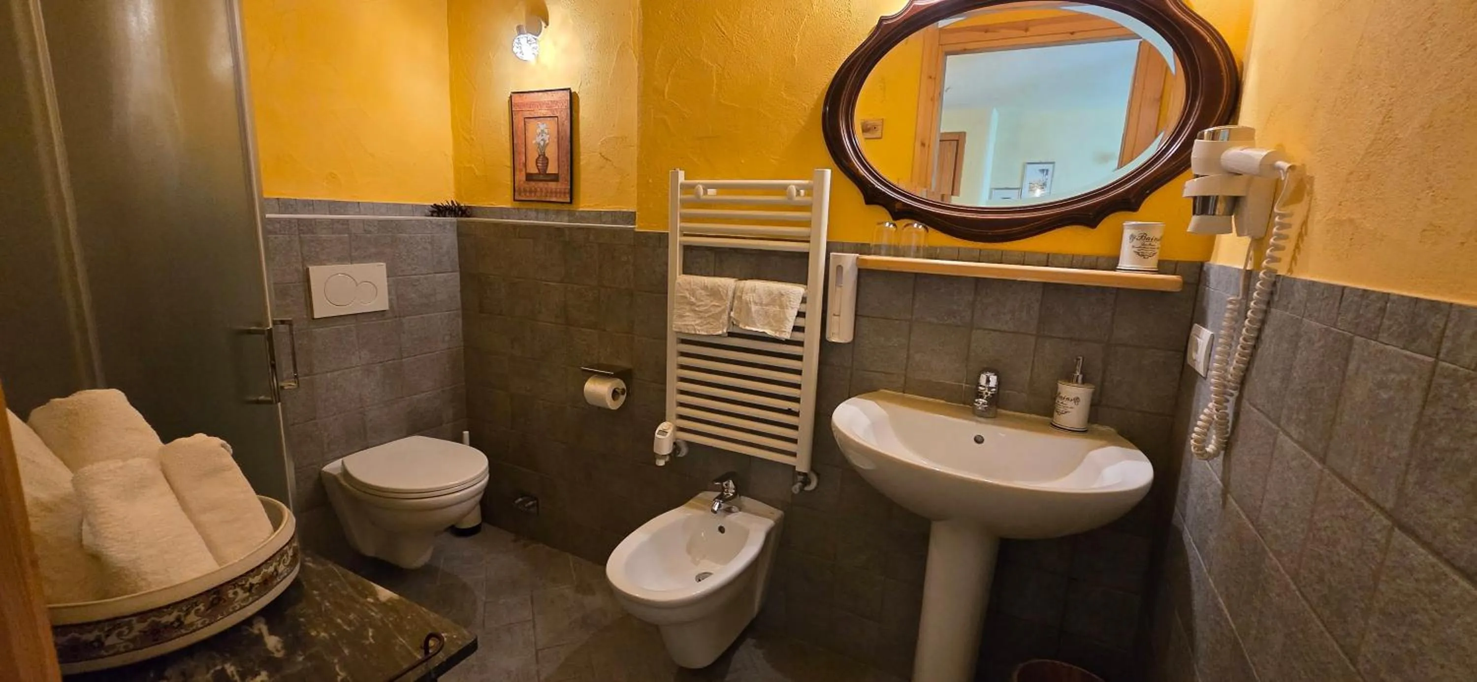 Shower in Maison Du-Noyer Chambres et Tables d'Hotes