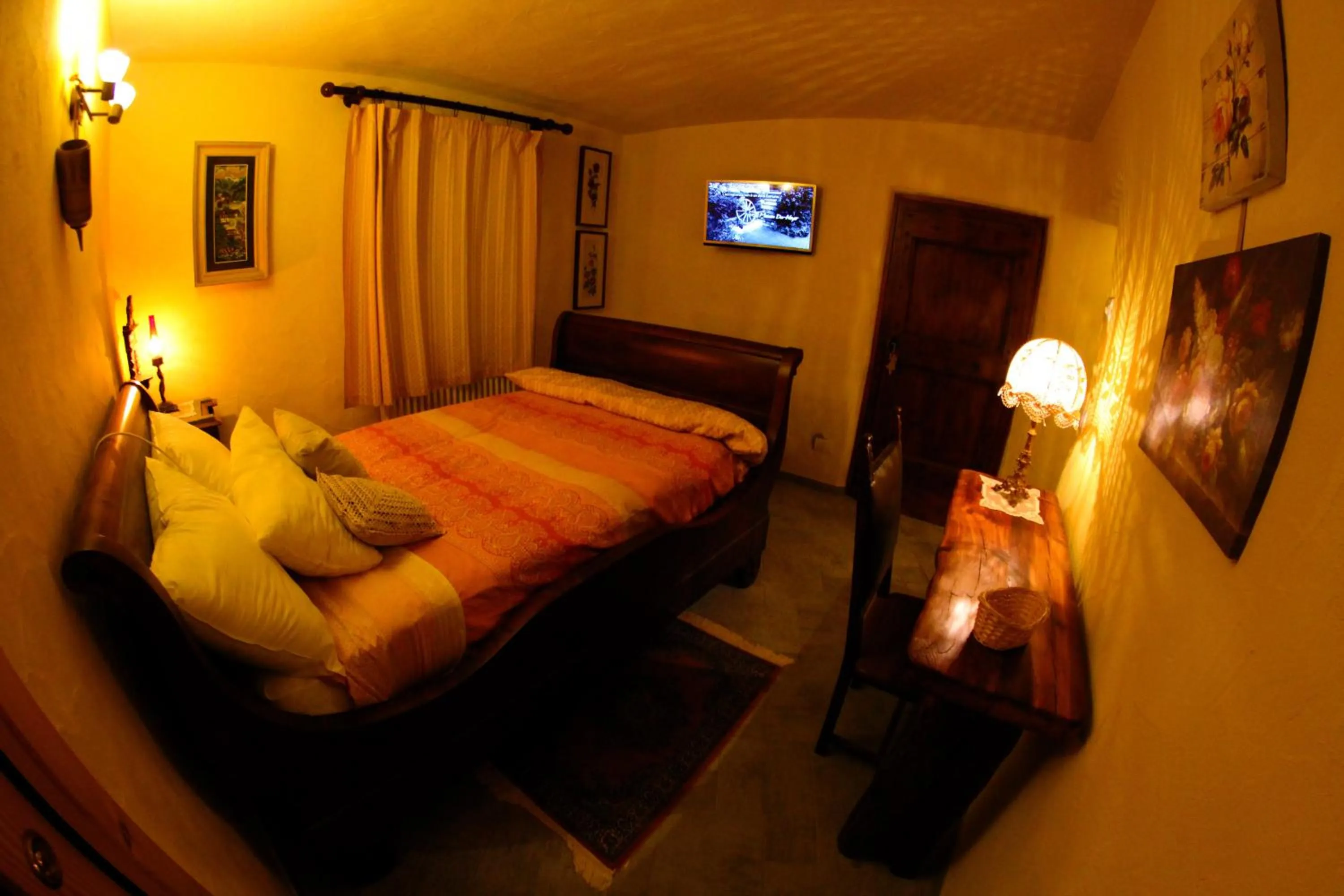 Bed in Maison Du-Noyer Chambres et Tables d'Hotes