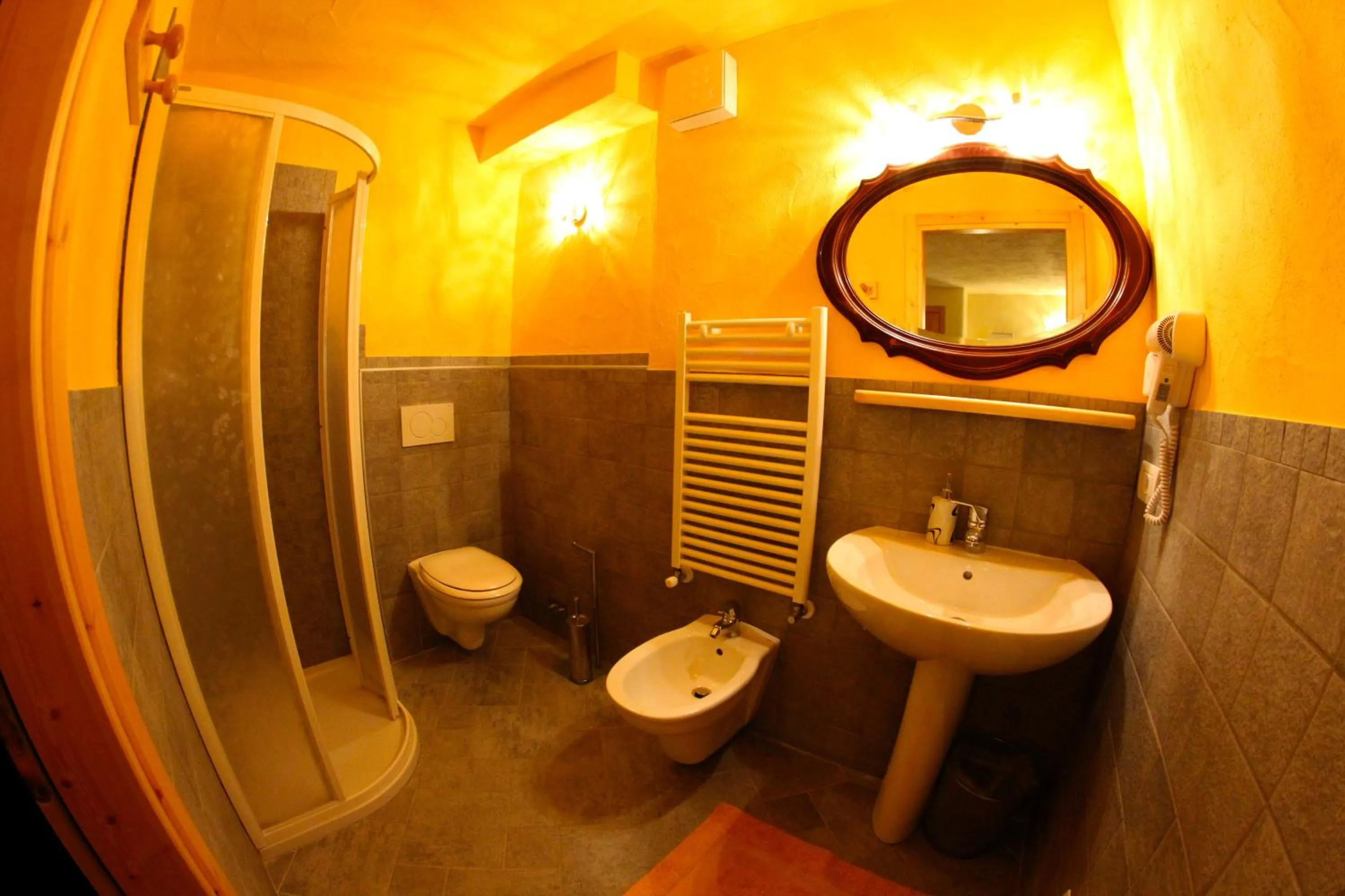 Shower in Maison Du-Noyer Chambres et Tables d'Hotes