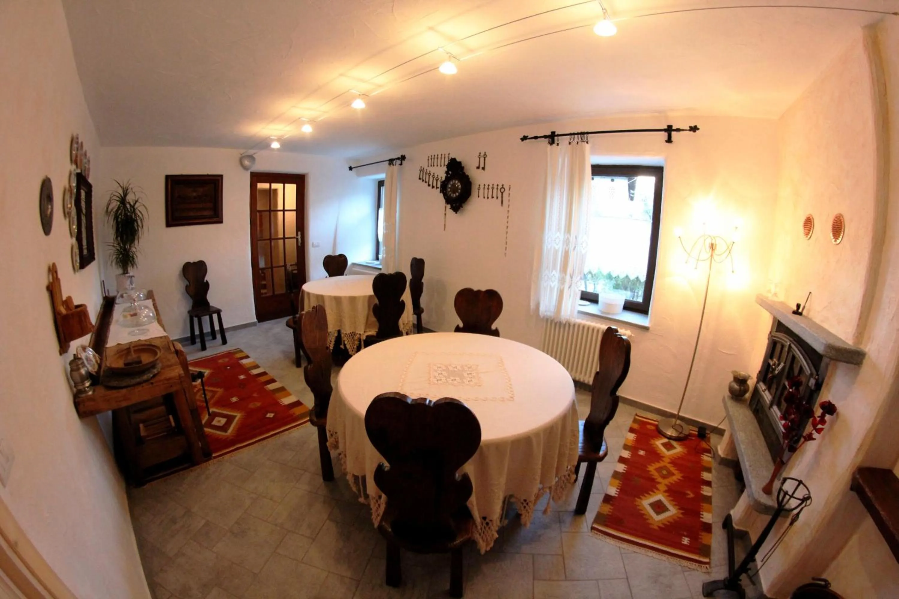 Restaurant/places to eat in Maison Du-Noyer Chambres et Tables d'Hotes