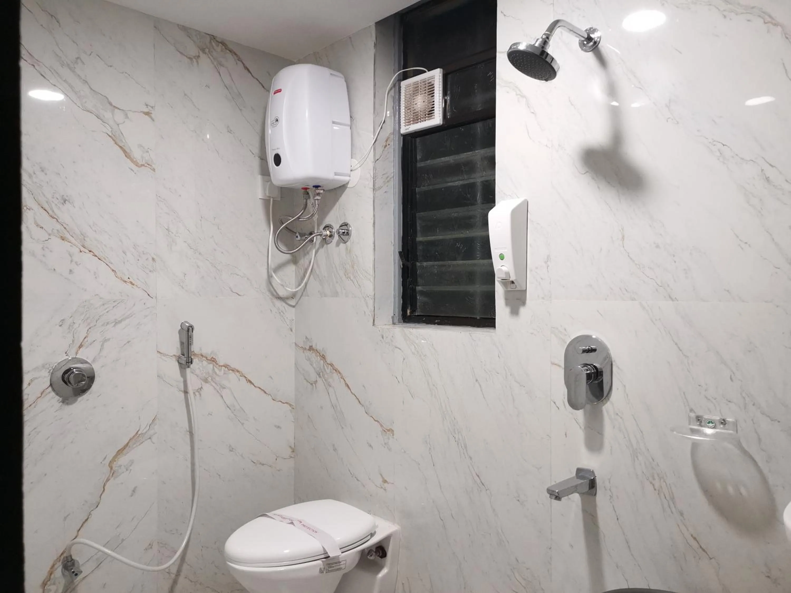 Toilet in Hotel Darshan Grand