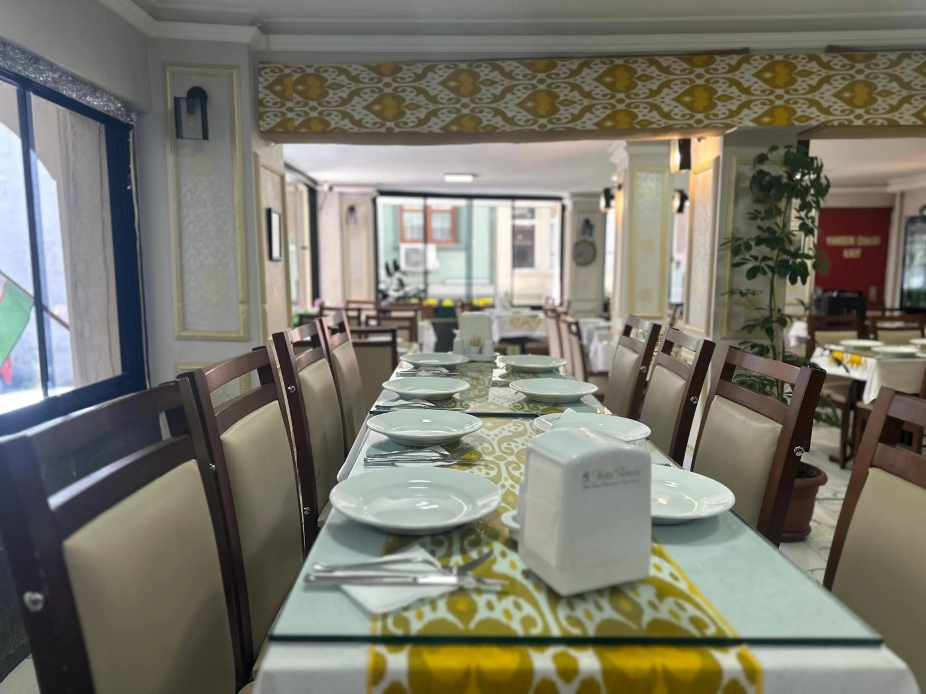 Restaurant/places to eat in Amore Hotel Istanbul