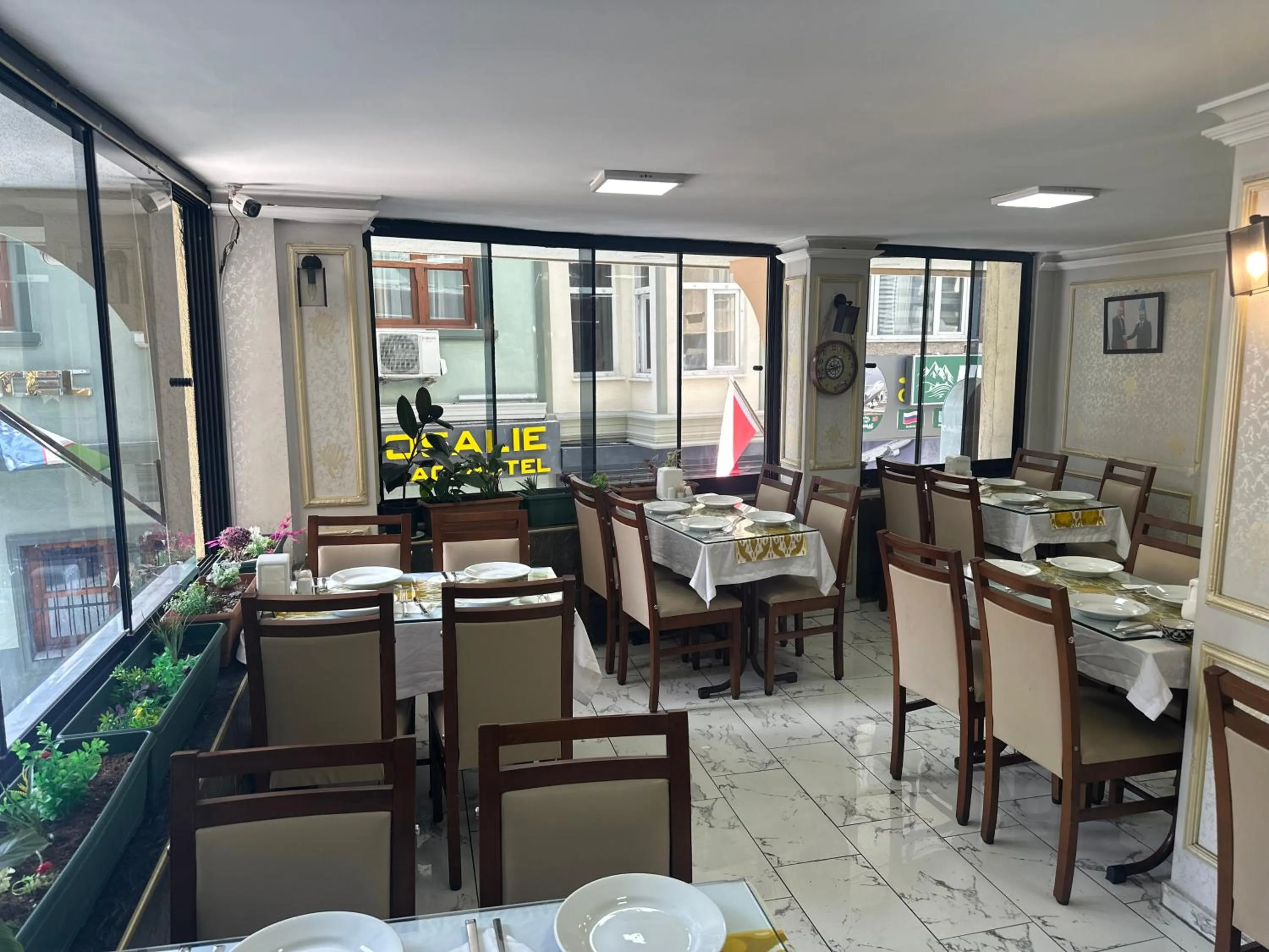 Restaurant/places to eat in Amore Hotel Istanbul