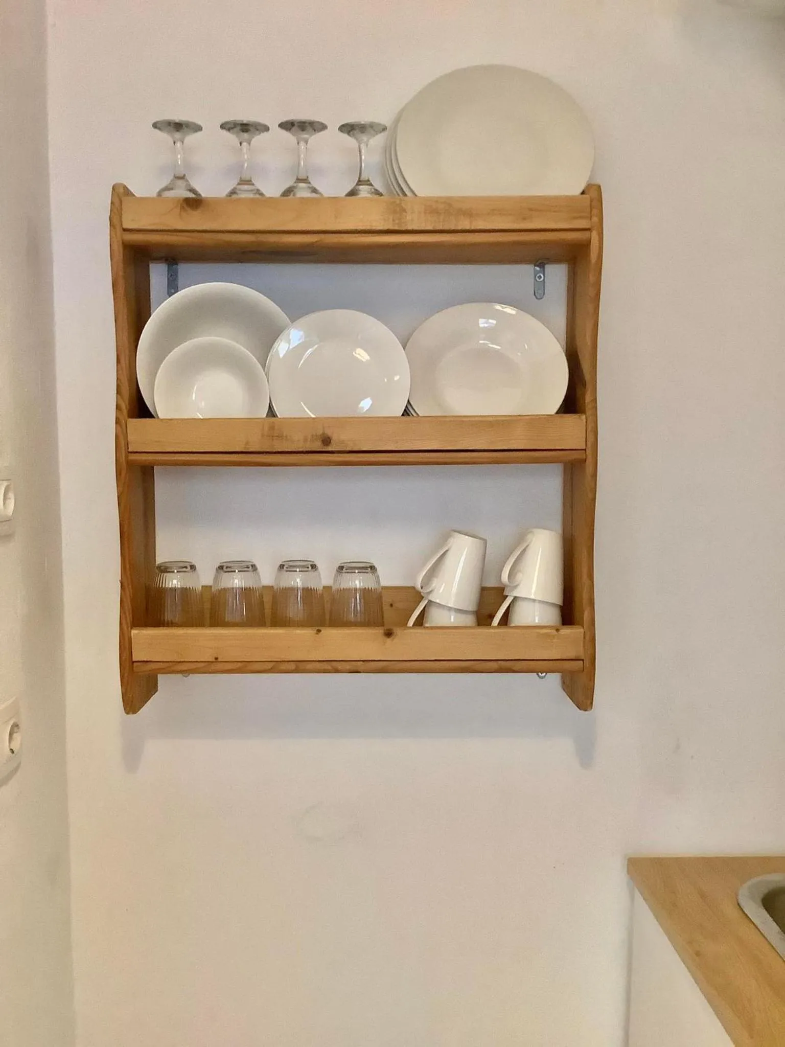 Kitchen or kitchenette in DVLNG 2 Bedroom & Dining Room Apartment