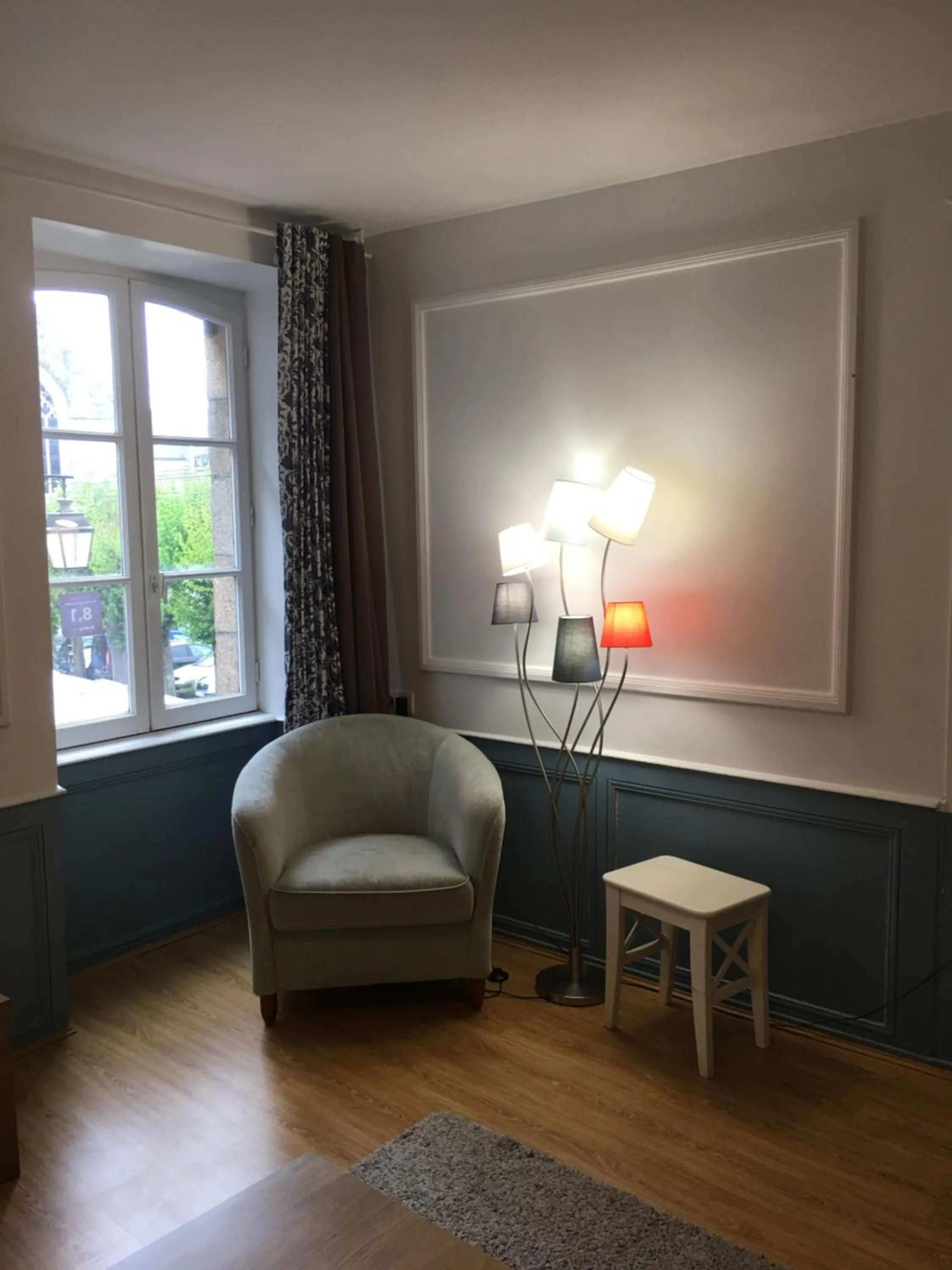 Living room in Historical Center- Le Studio de St-Sauveur