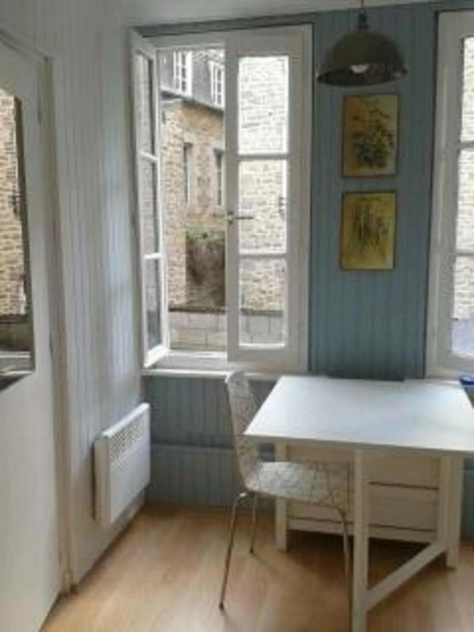 City view in Historical Center- Le Studio de St-Sauveur
