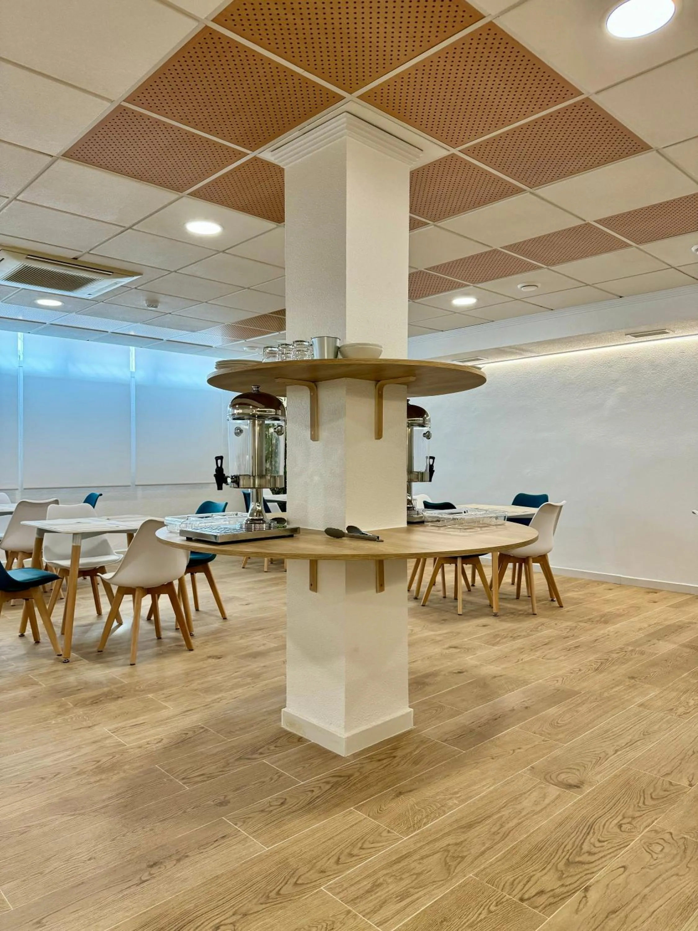 Dining area in Residencia Mediterraneo