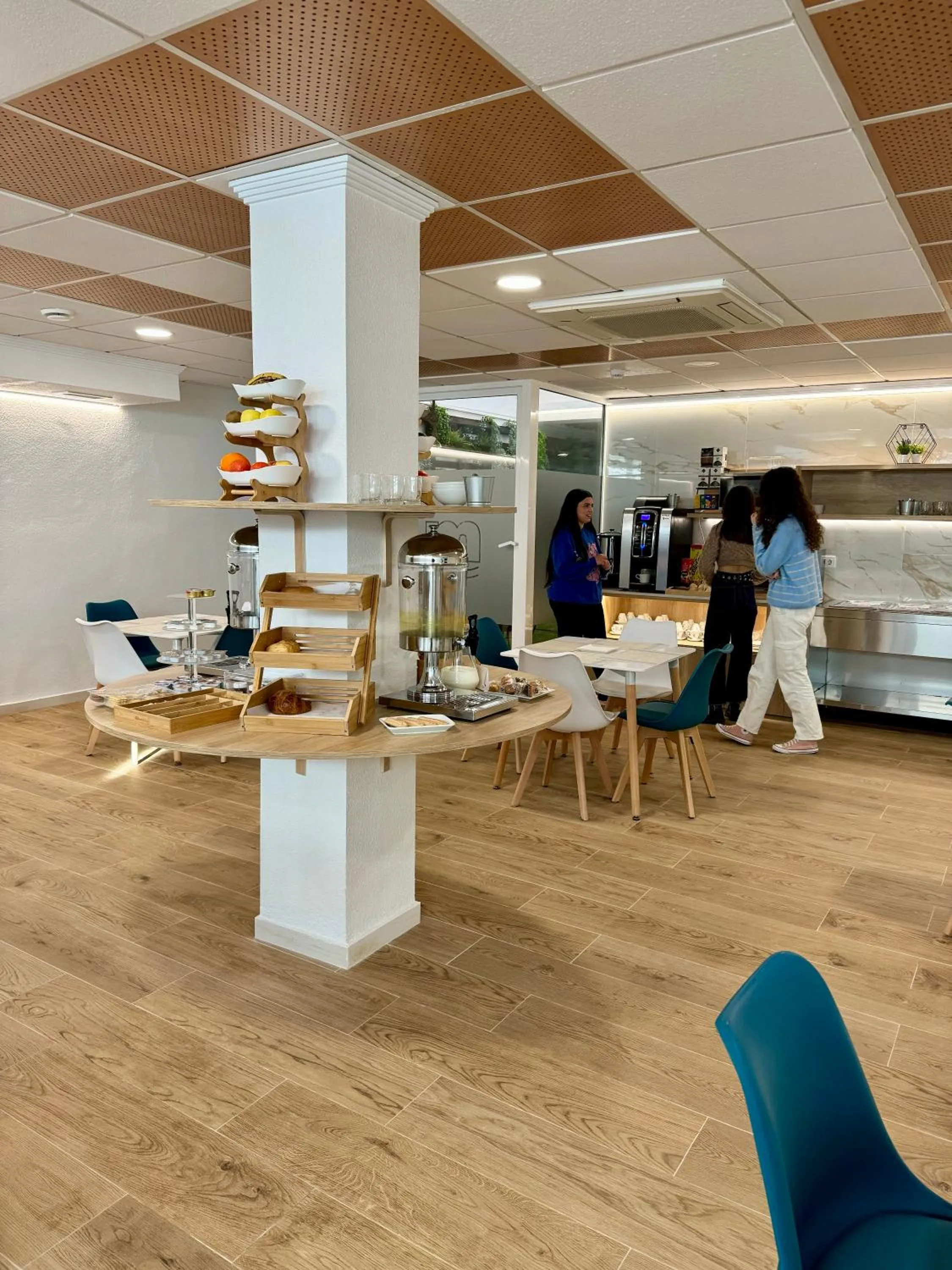 Buffet breakfast in Residencia Mediterraneo