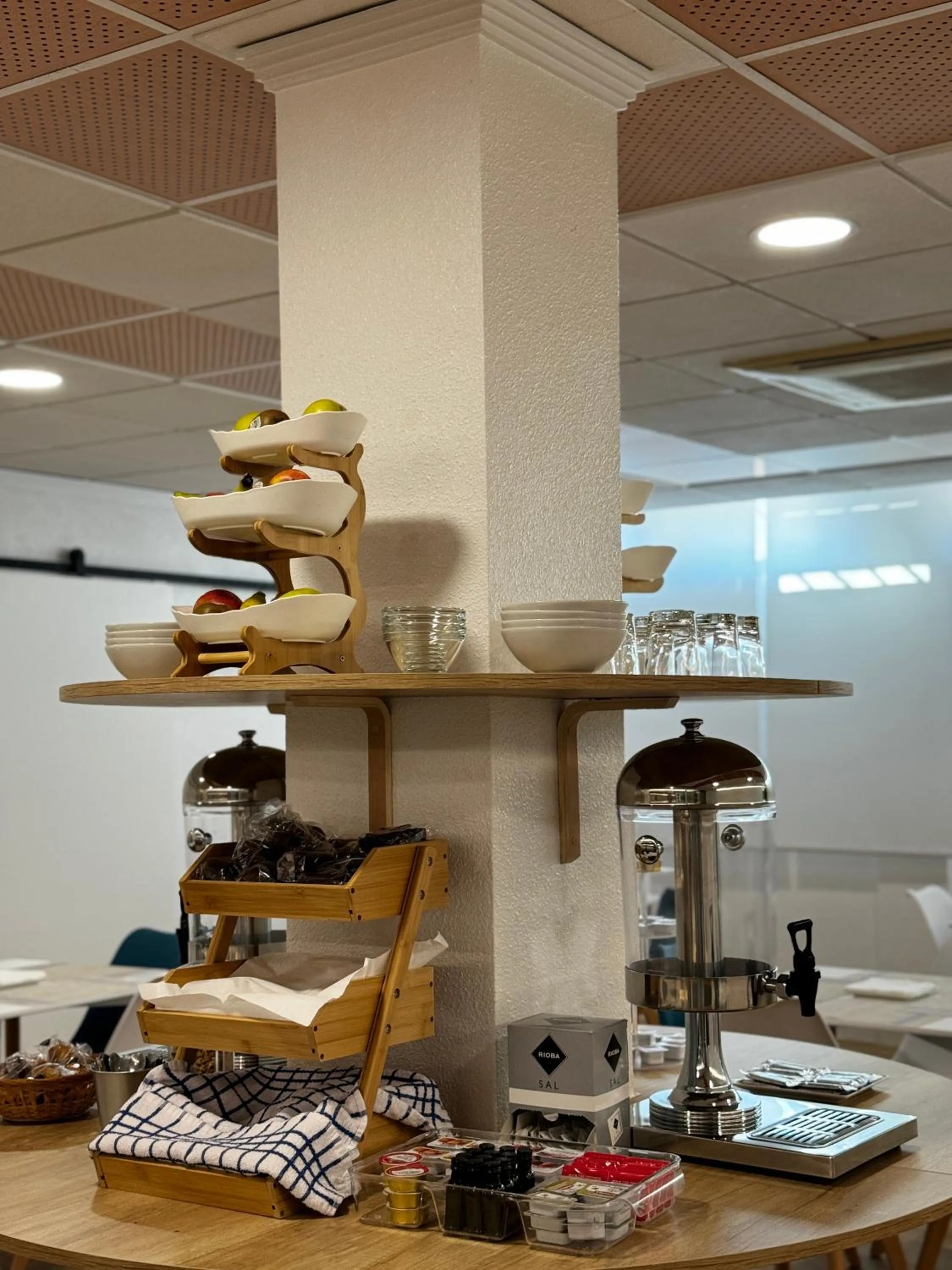 Buffet breakfast in Residencia Mediterraneo