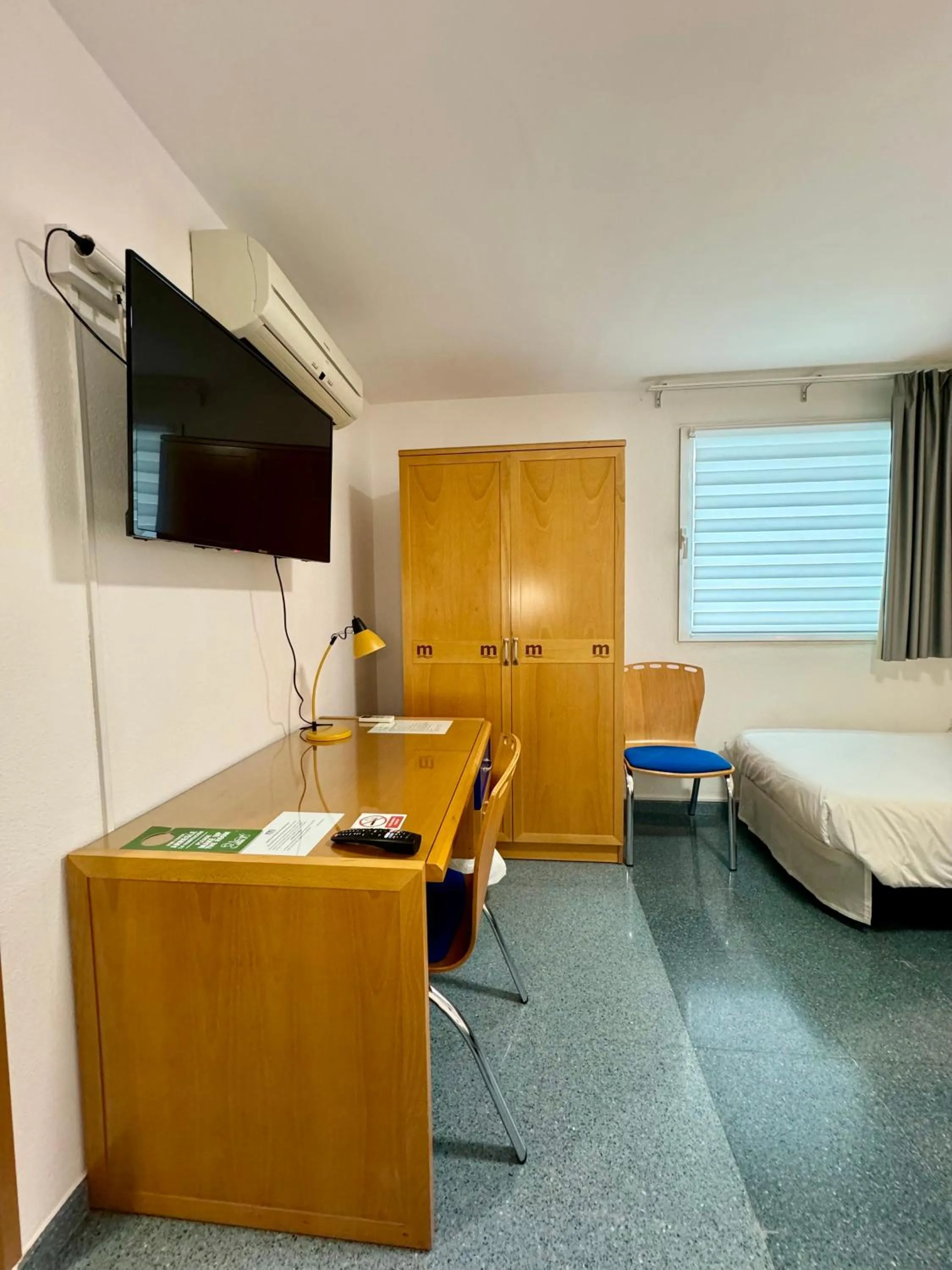 Bedroom, Bed in Residencia Mediterraneo