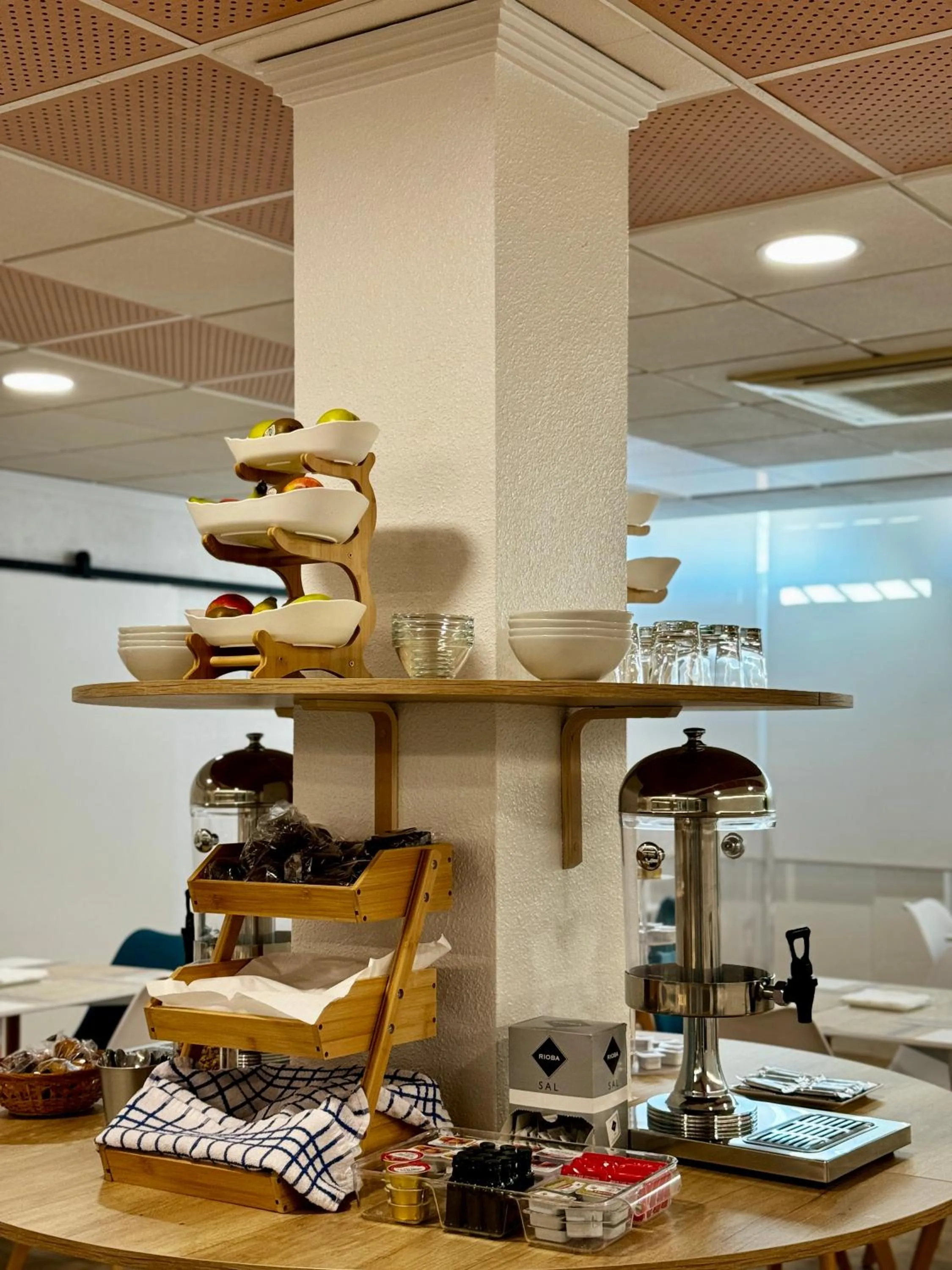 Buffet breakfast in Residencia Mediterraneo