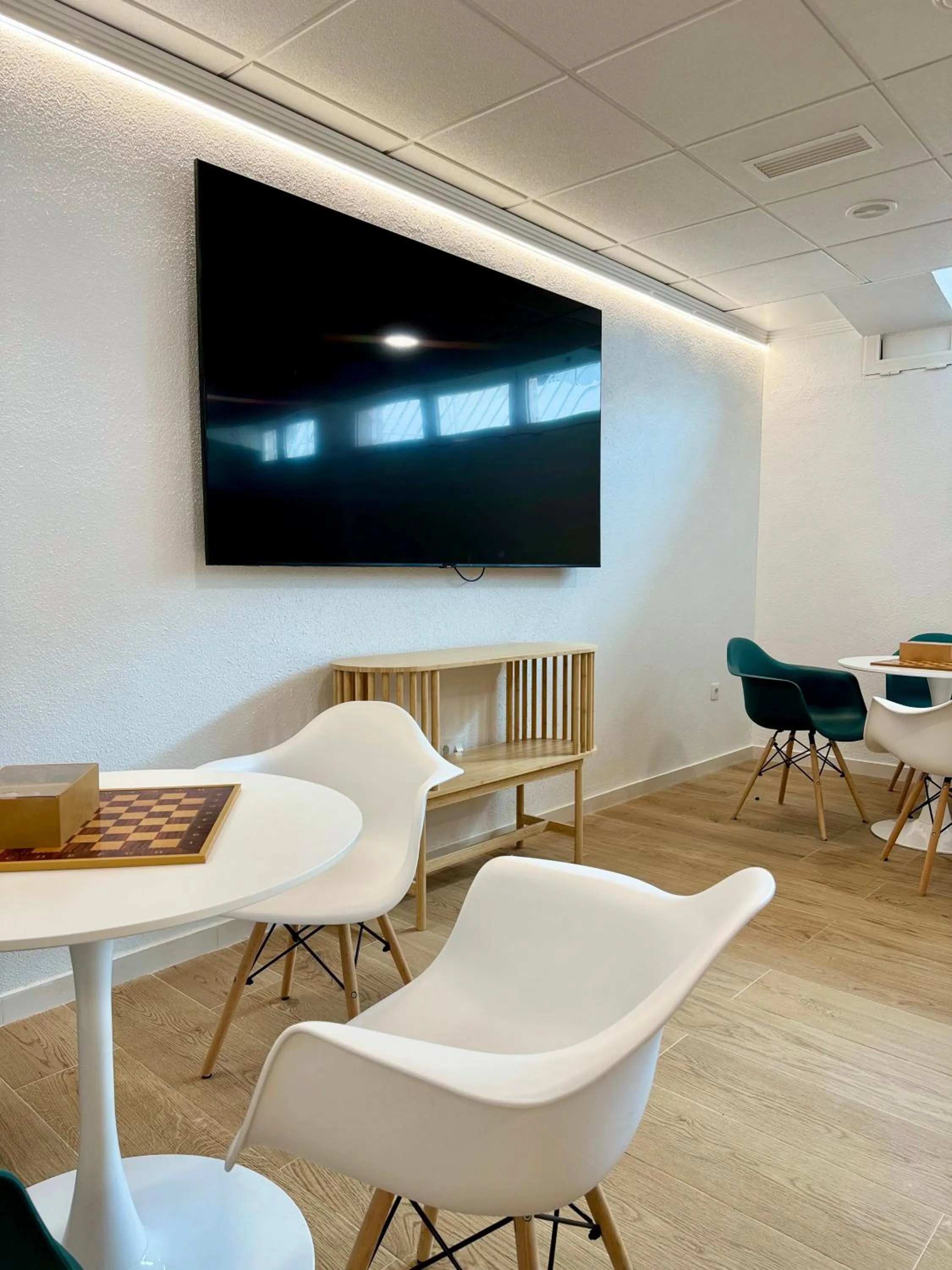 Communal lounge/ TV room in Residencia Mediterraneo