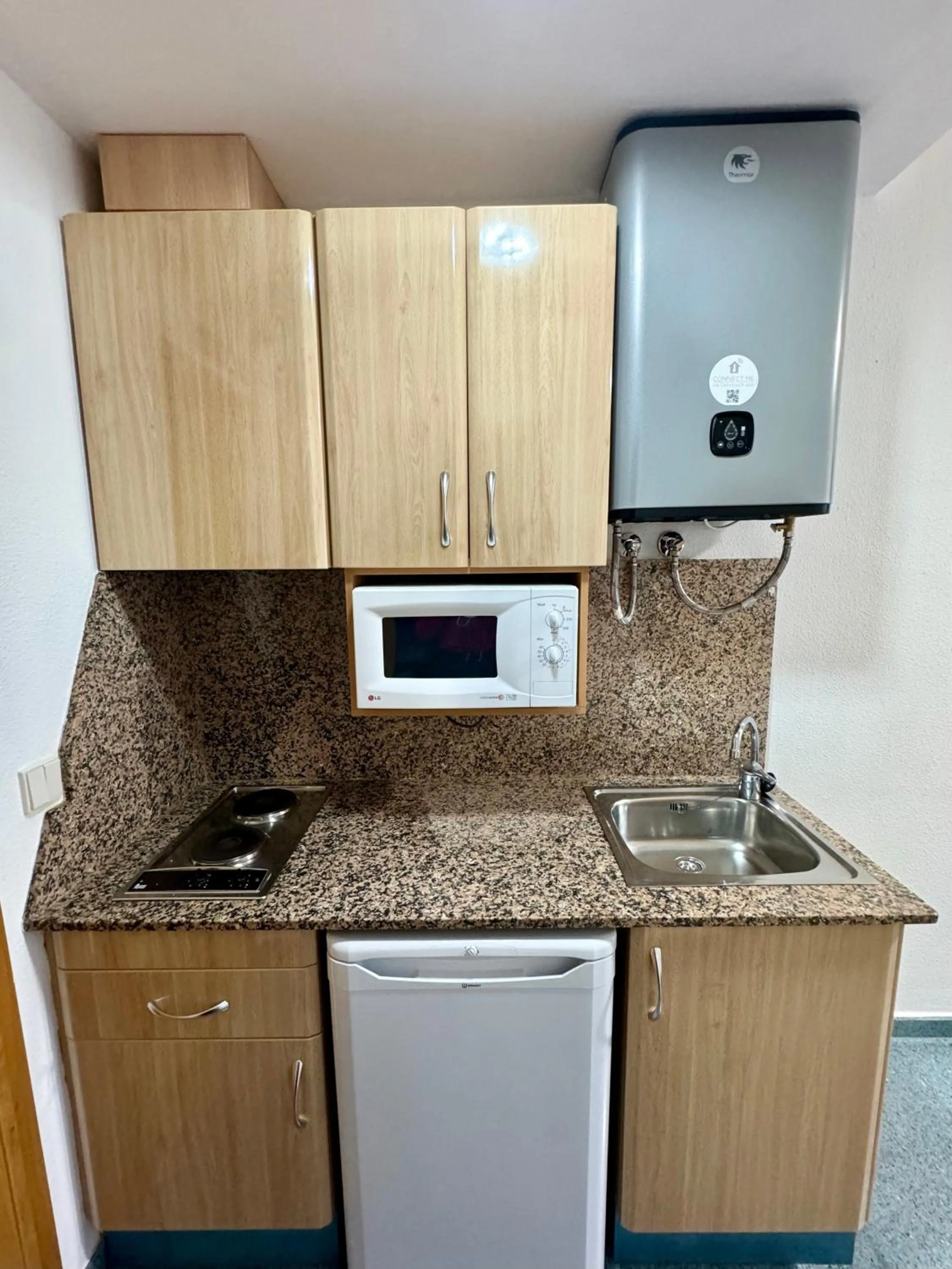 Kitchen or kitchenette in Residencia Mediterraneo