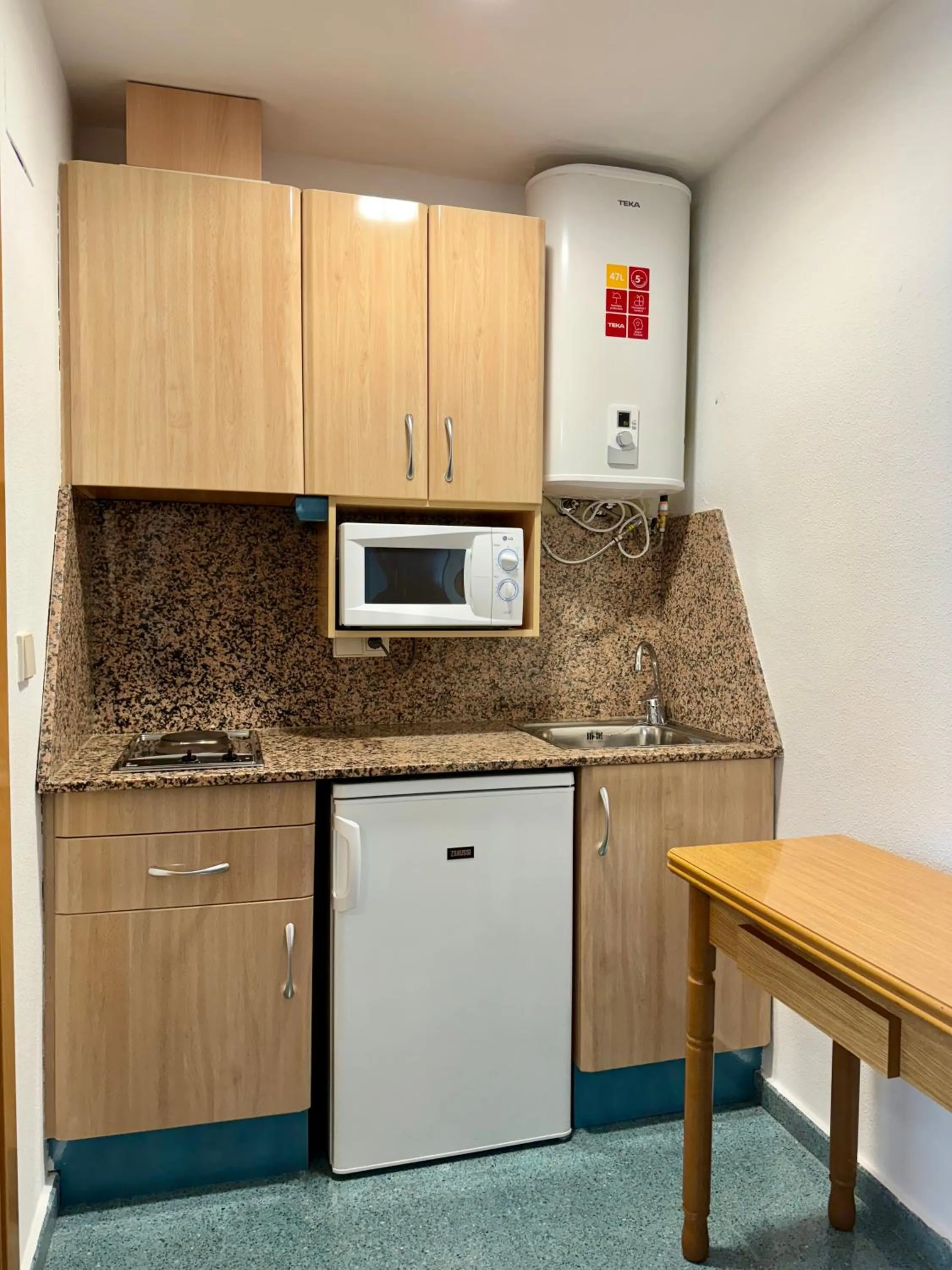 Kitchen or kitchenette in Residencia Mediterraneo