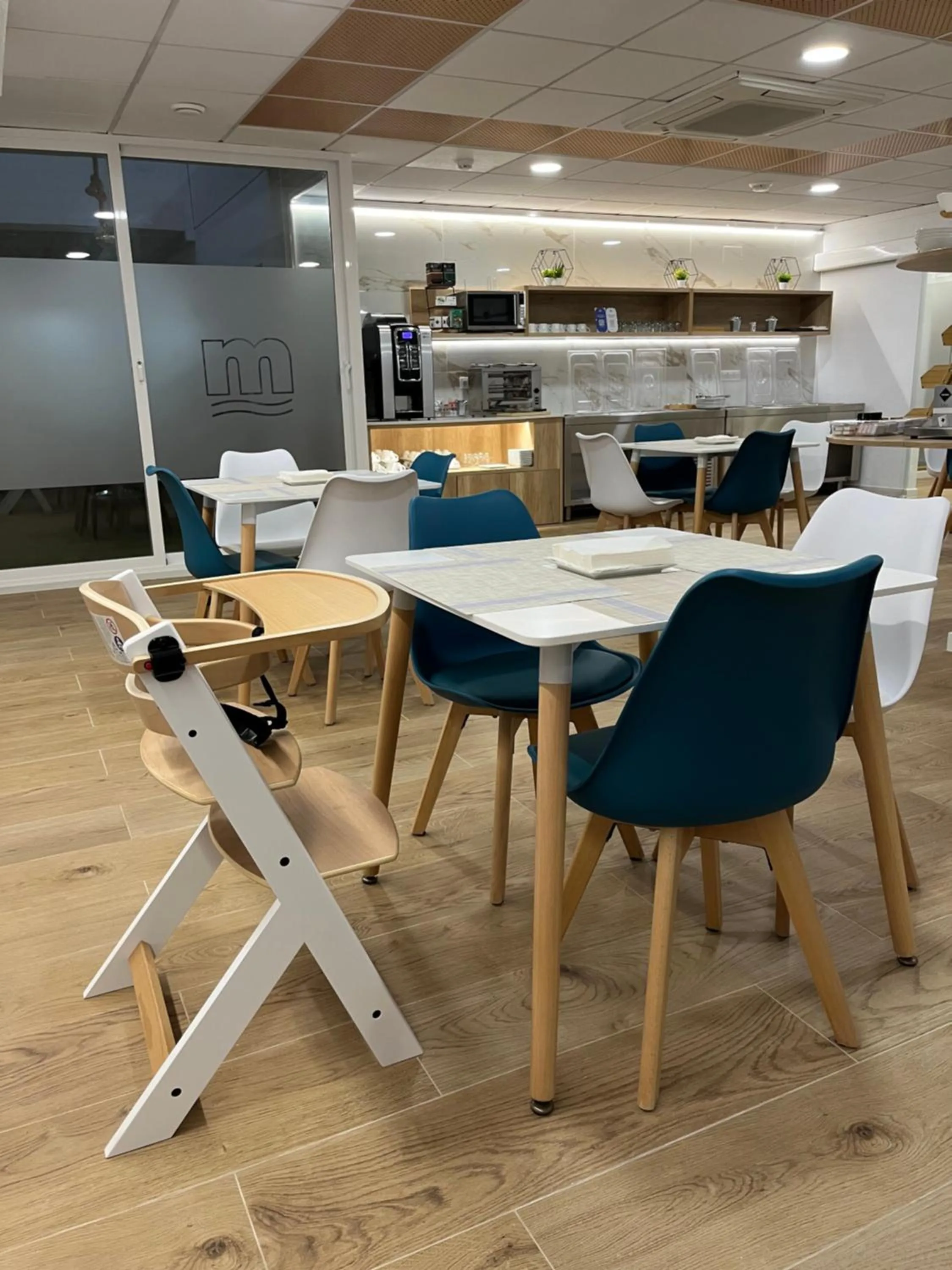 Restaurant/places to eat in Residencia Mediterraneo