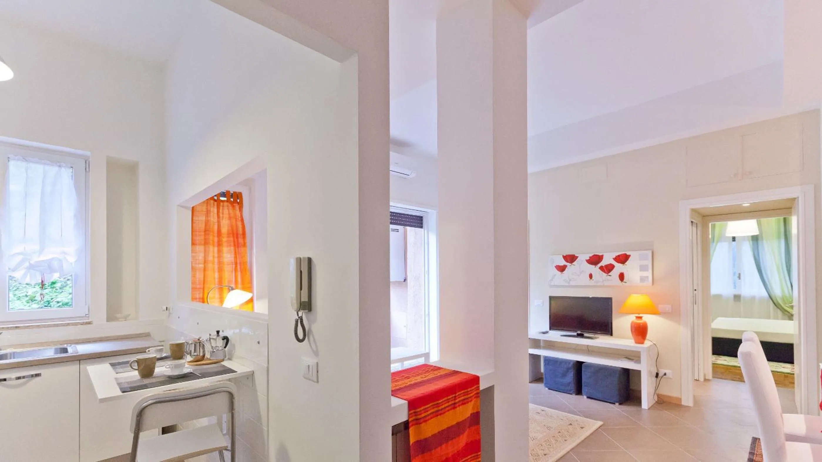 Living room, Bed in Circo Massimo Apartment 2
