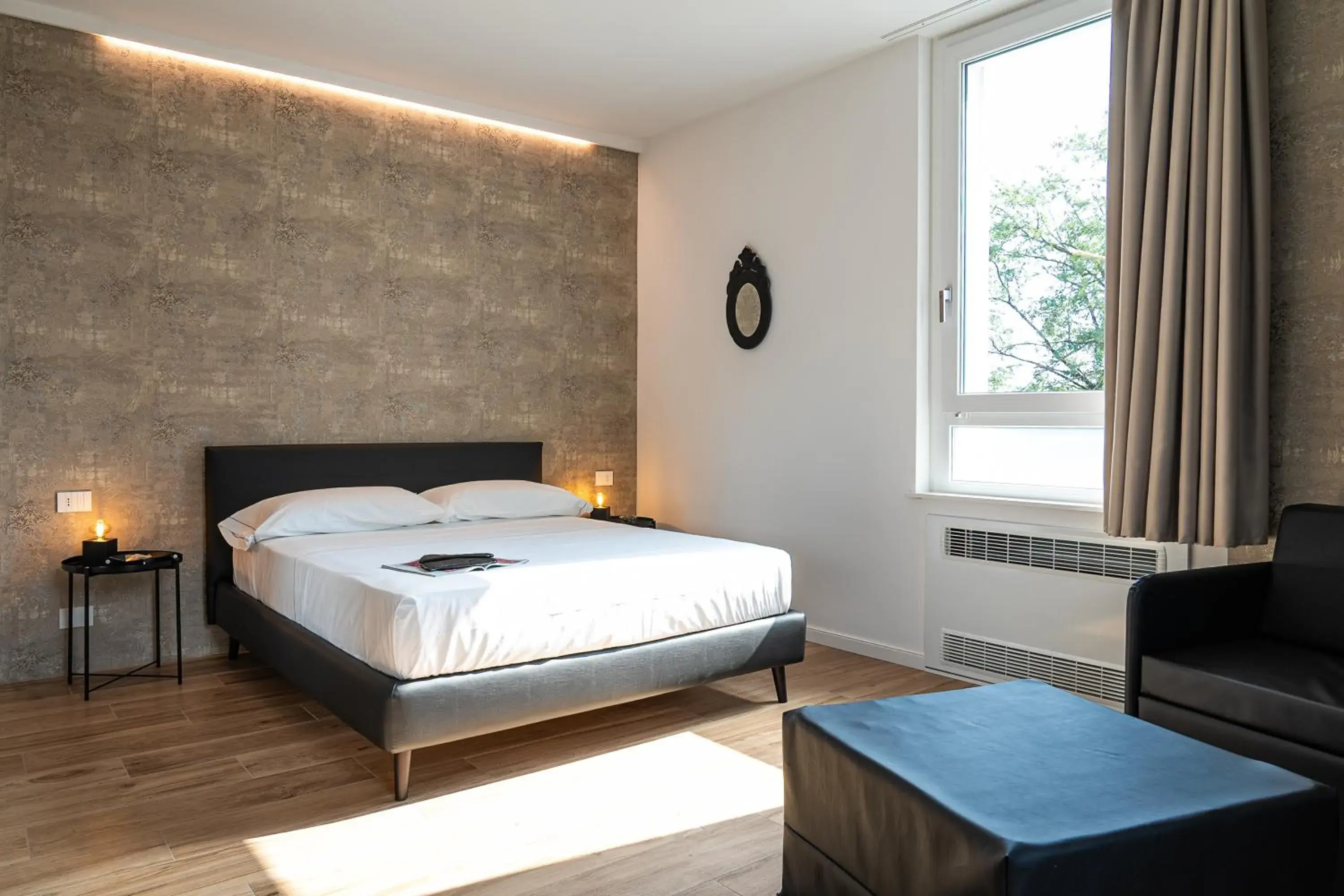 Deluxe Queen Room in Villa Tosati Deluxe Queen Room in Villa Tosati