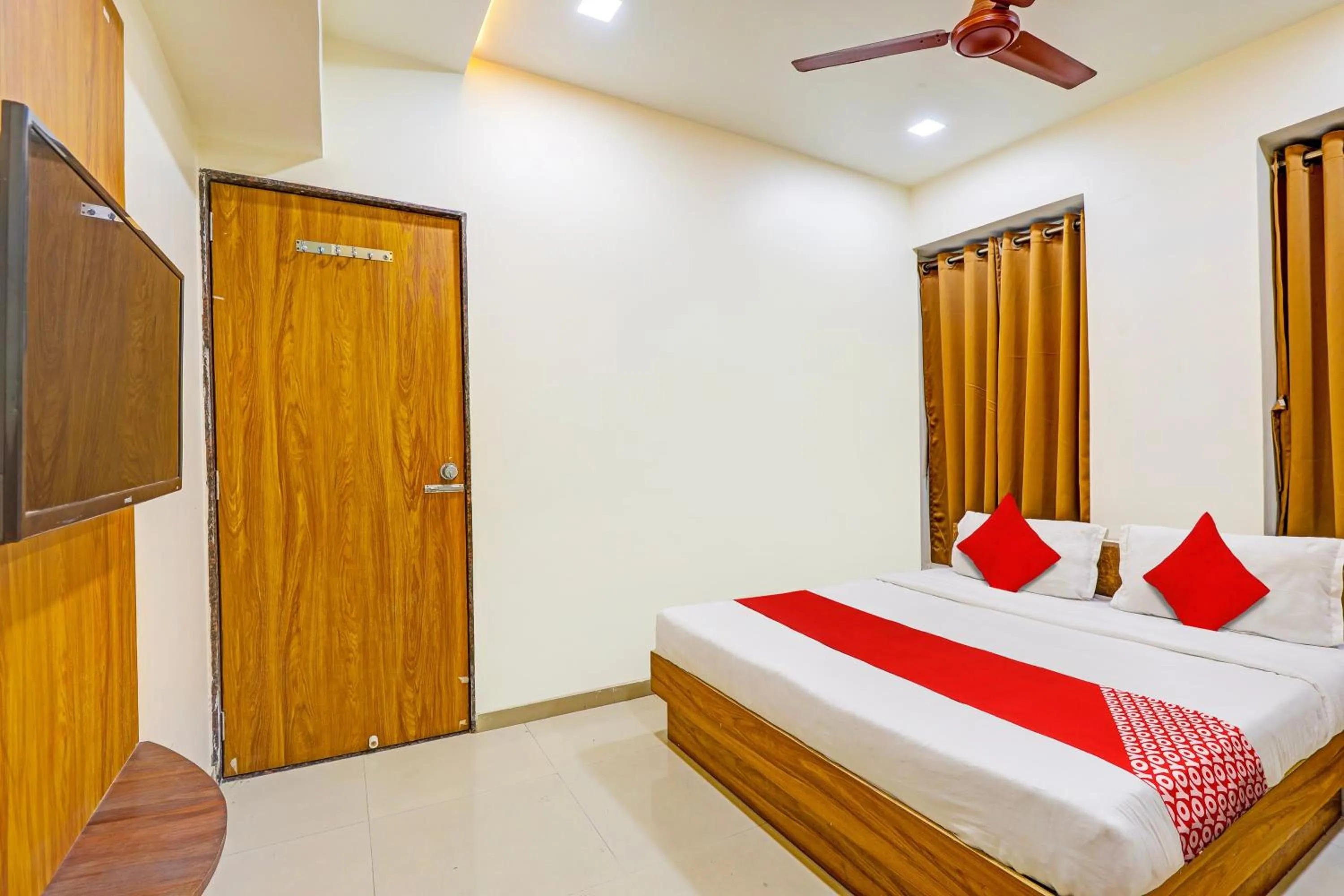 Bedroom in Hotel Madhav,Ahmedabad
