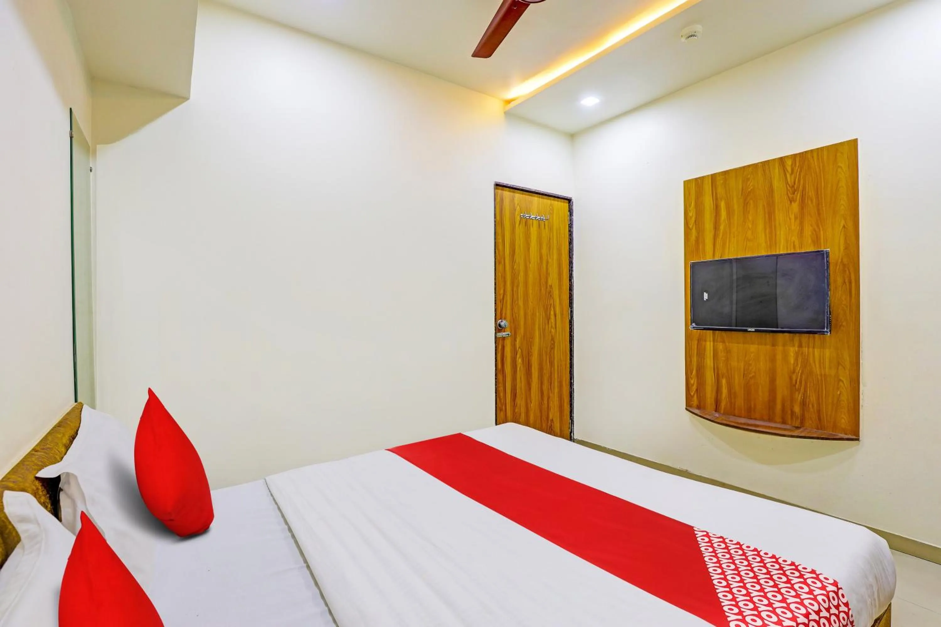 Bedroom in Hotel Madhav,Ahmedabad