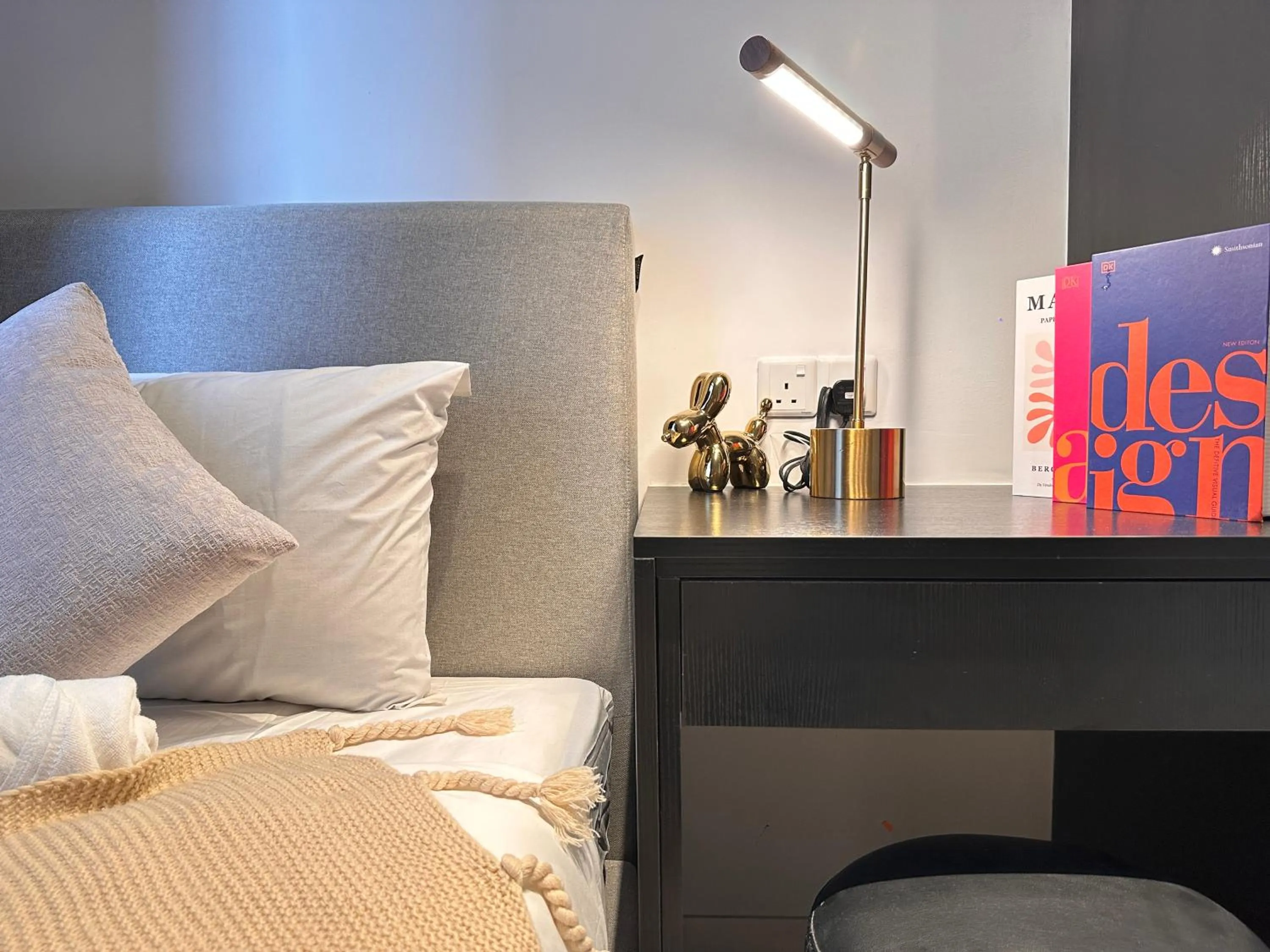 Bed in Axon Residence Bukit Bintang by Luna