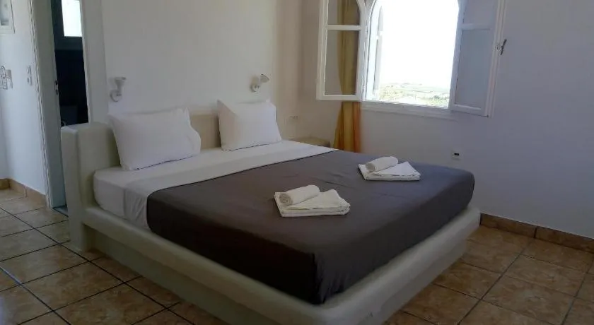 Bed in fira blue horizon