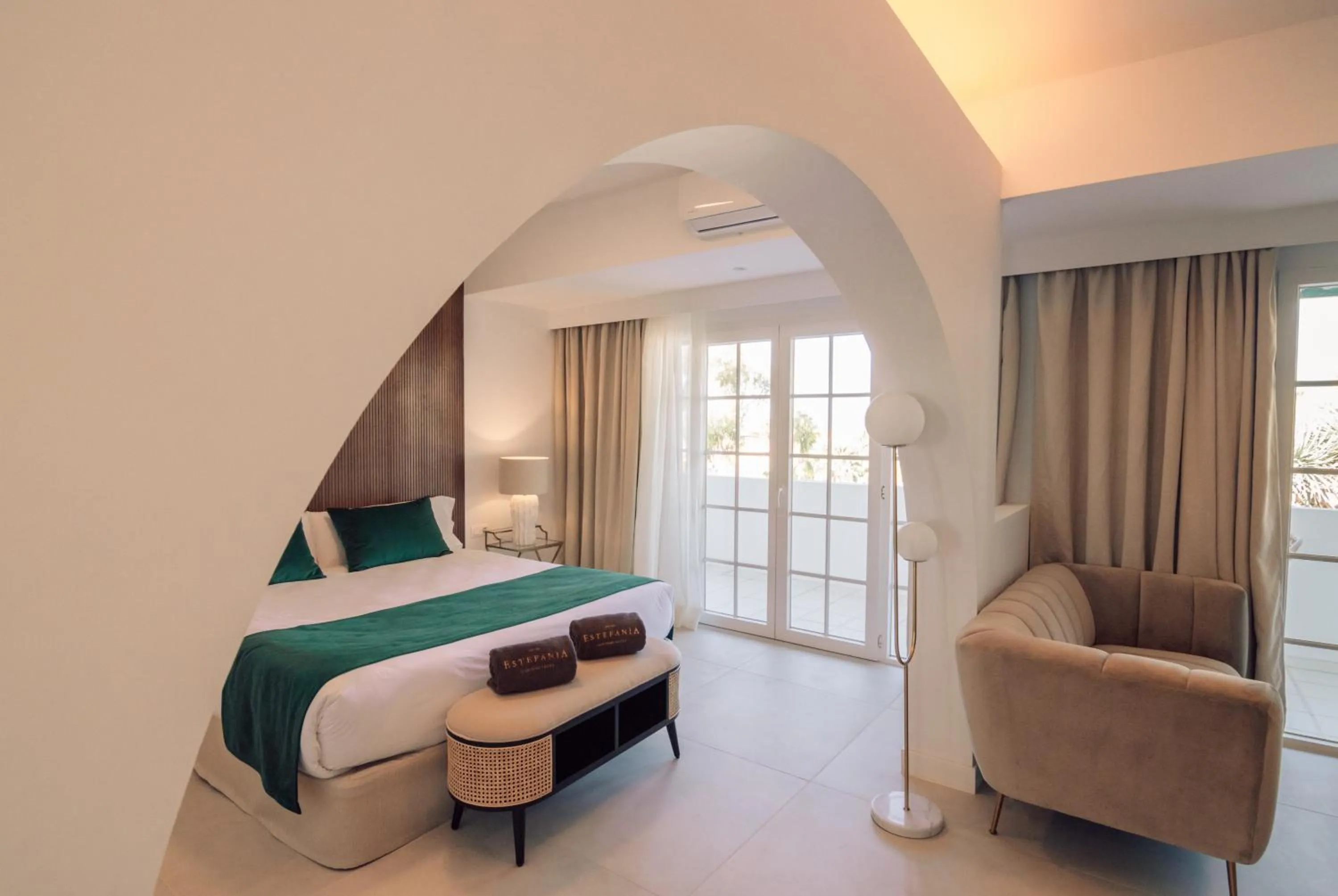 Bed in Hotel Estefania Boutique Suites