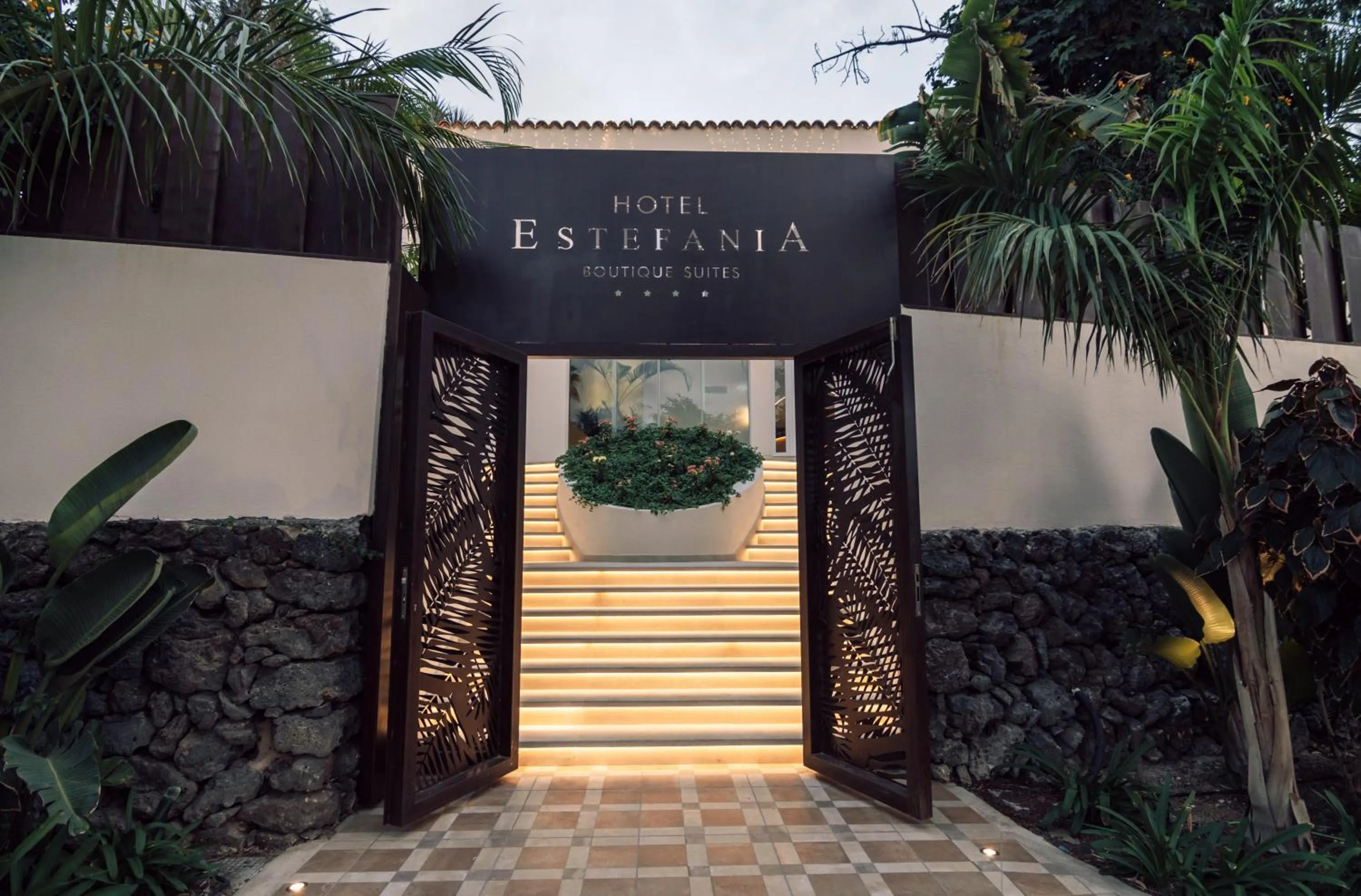 Facade/entrance in Hotel Estefania Boutique Suites