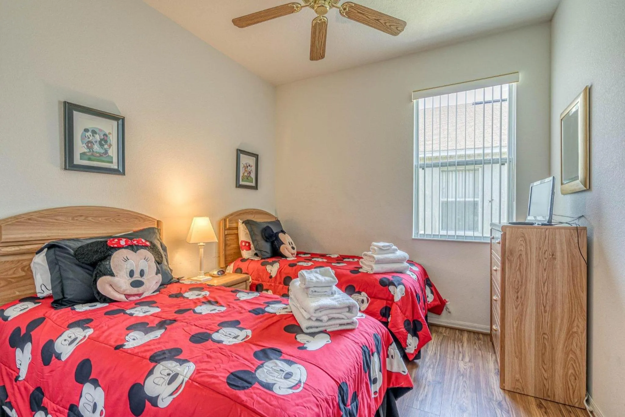 Bed in Mickey's Holiday Home