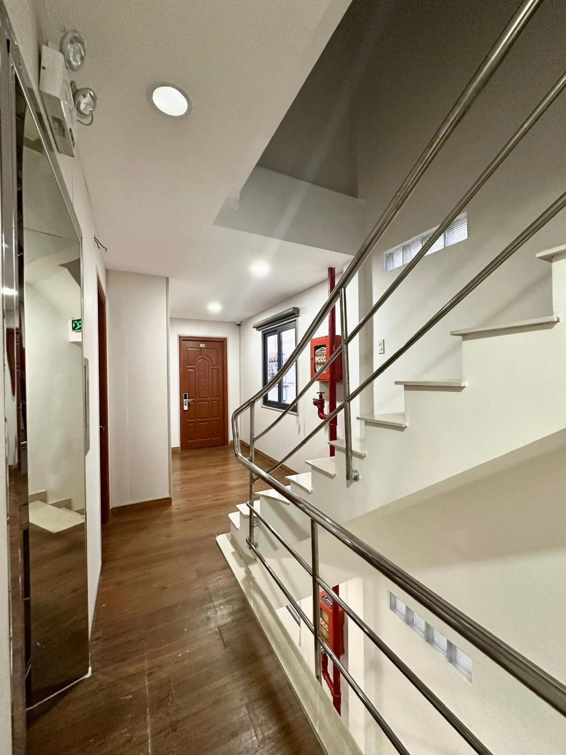 Quynh Giang Hotel - 10 minutes to Tan Son Nhat Airport