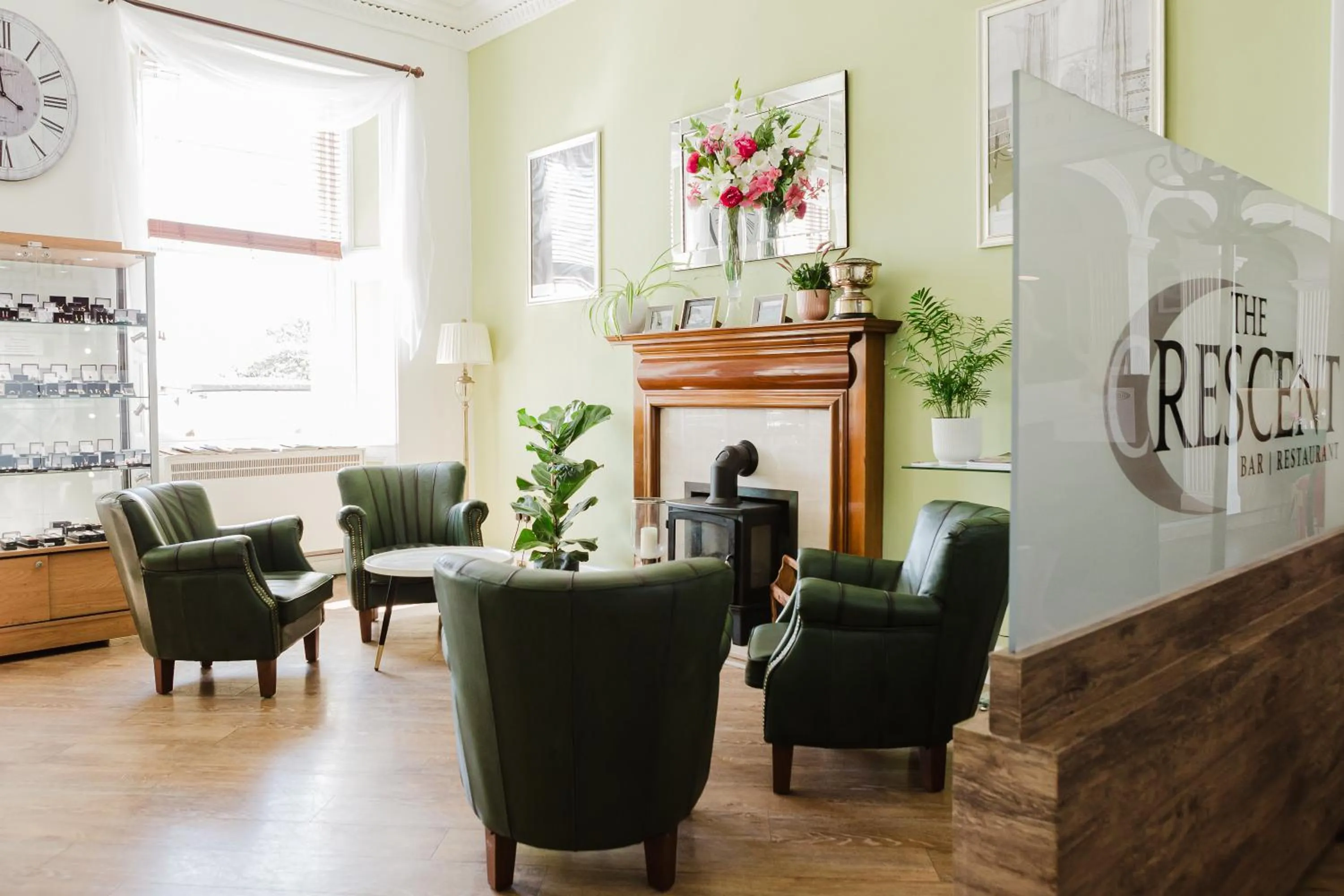 Lounge or bar in The Osborne Hotel