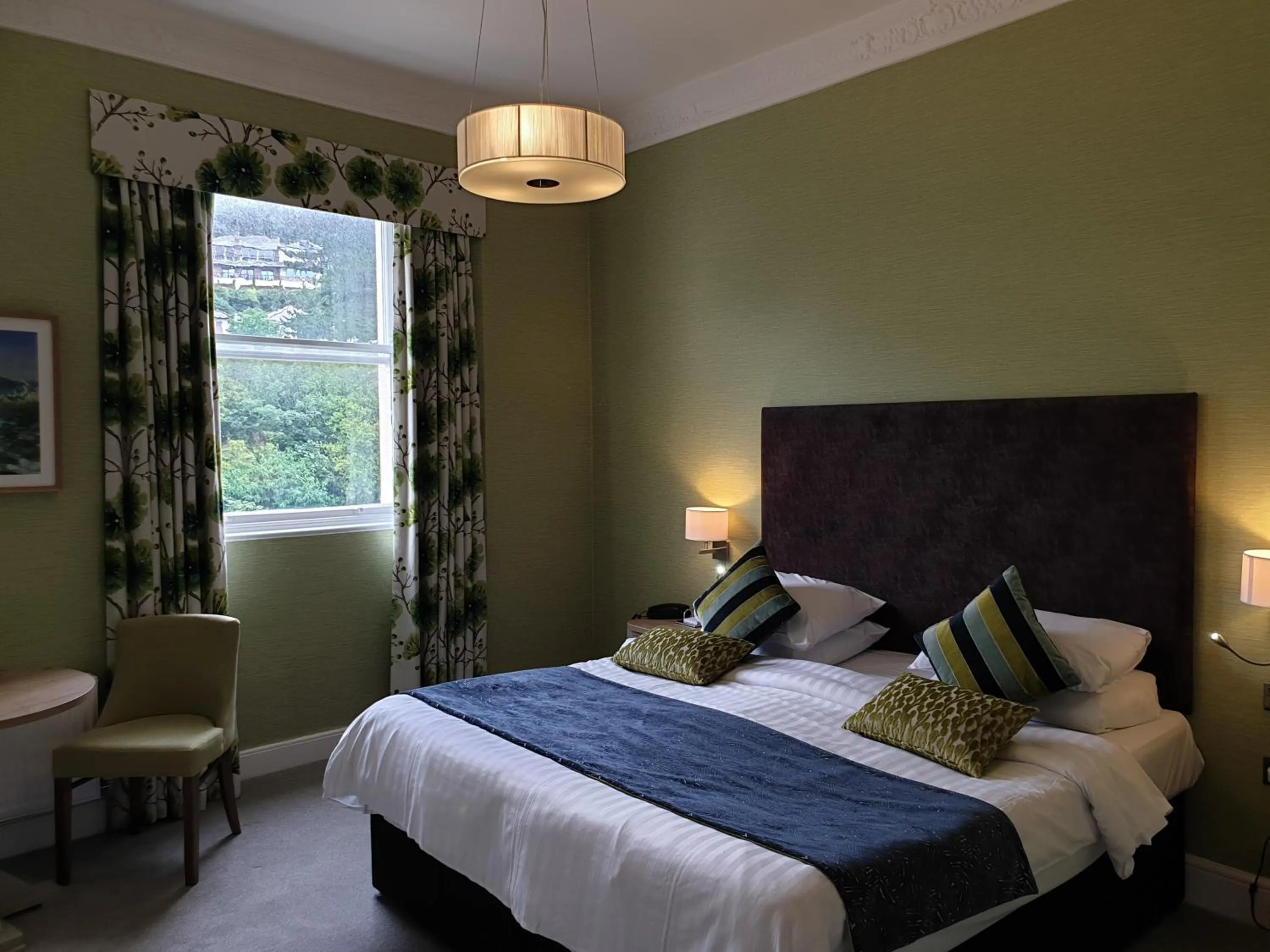 Bed in The Osborne Hotel