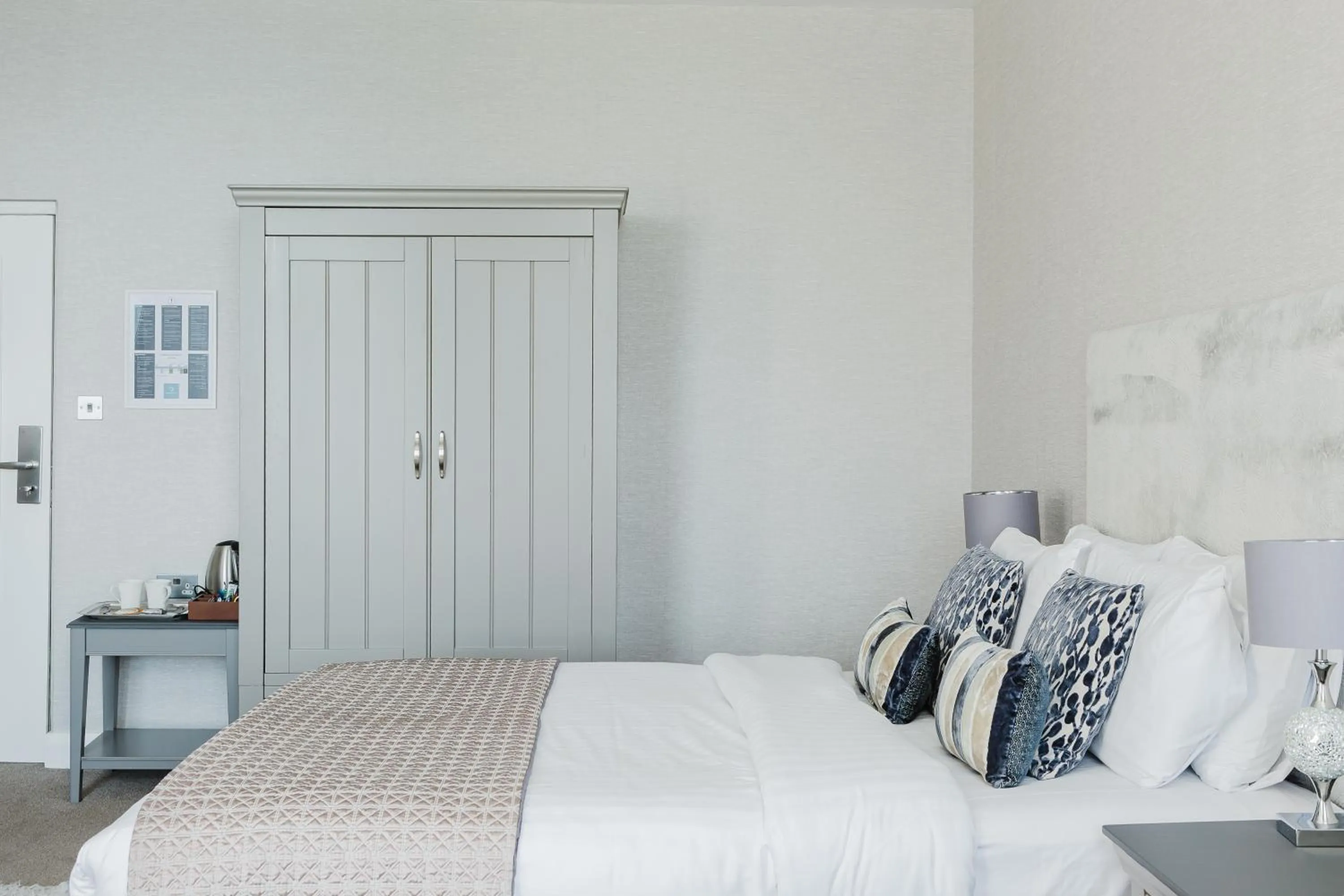 Bedroom, Bed in The Osborne Hotel