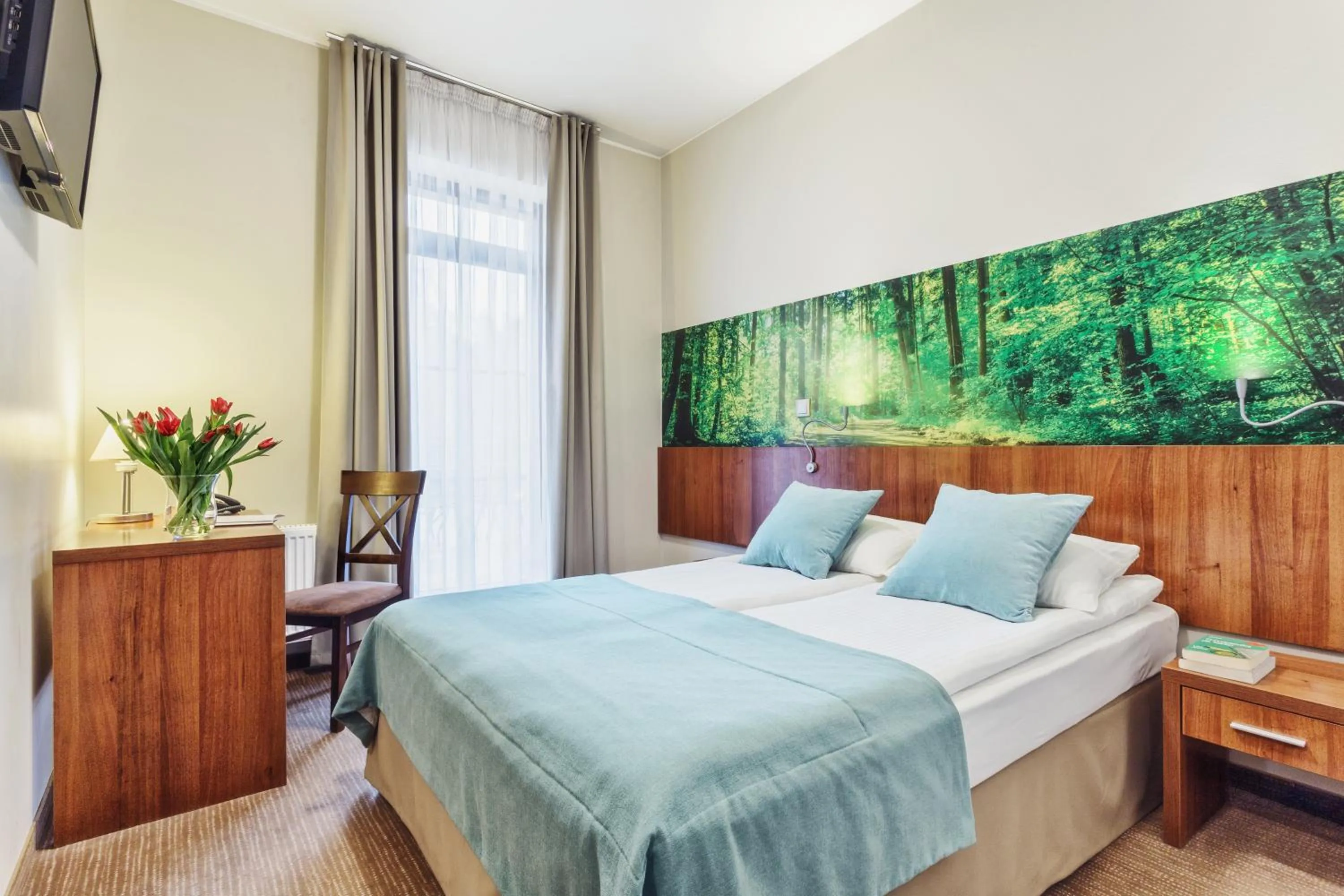 Photo of the whole room, Bed in Hotel Modrzewiowy Dwór