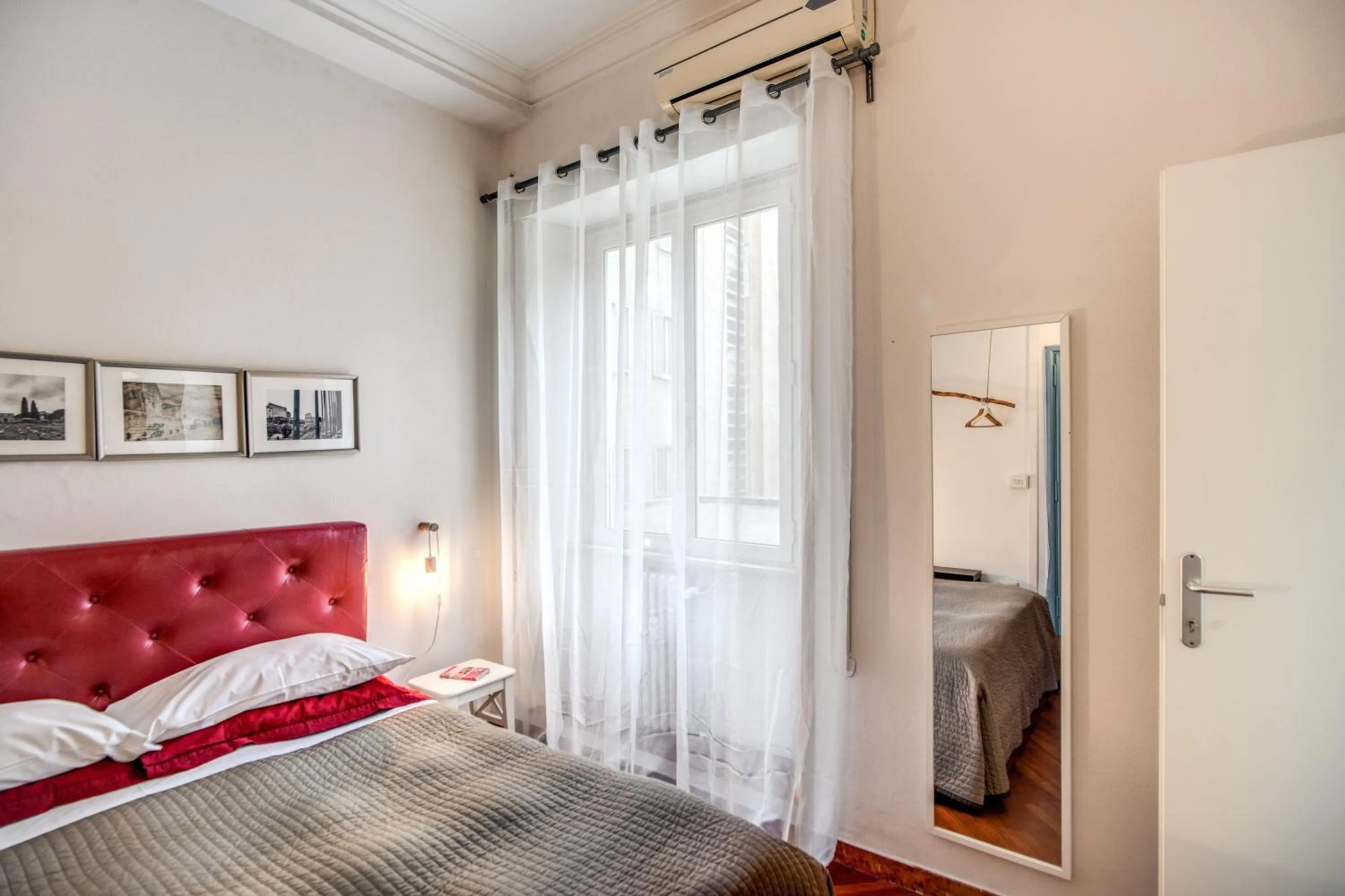 Bedroom, Bed in Circus Maximus B&B