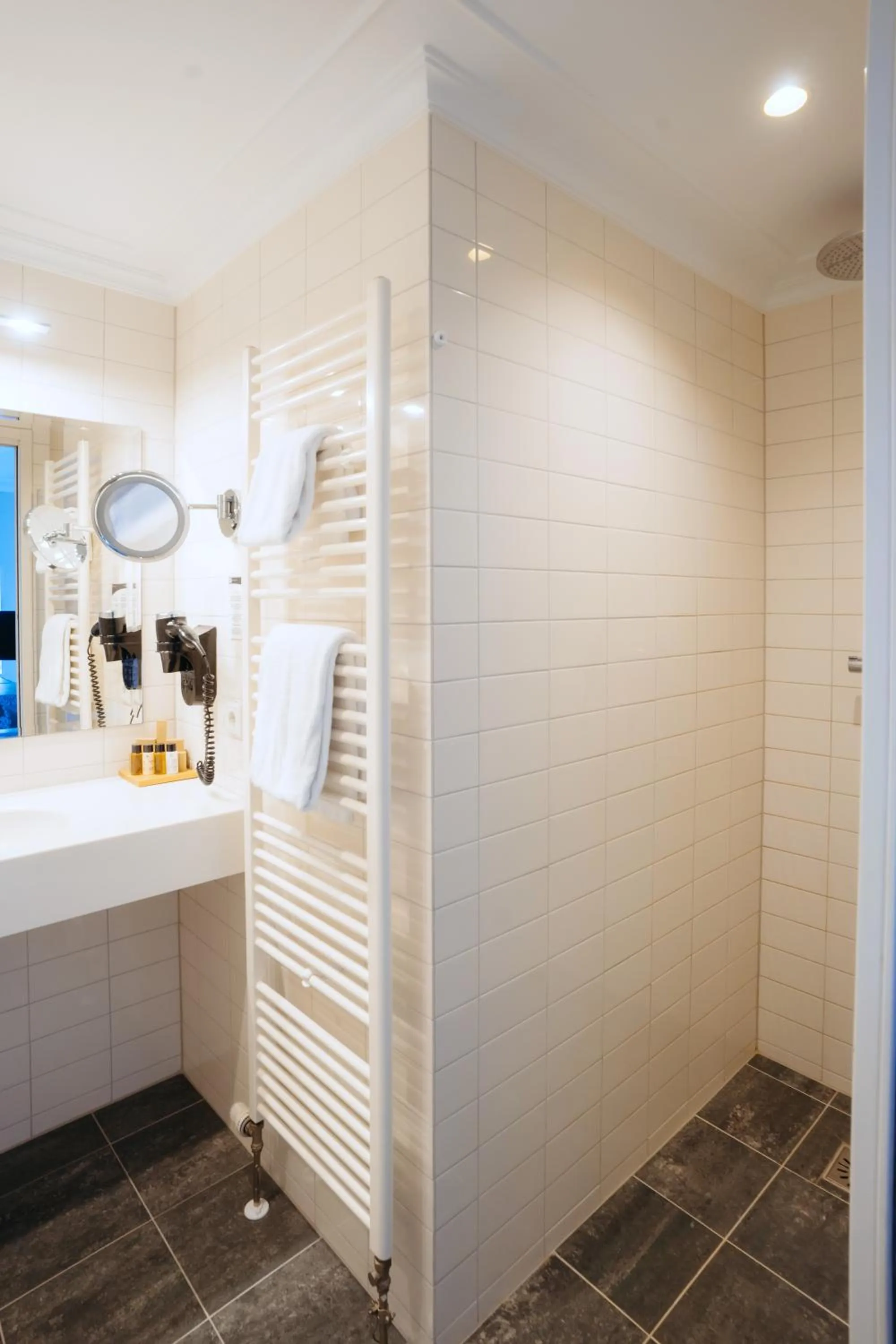 Bathroom in Grand Hotel Karel V