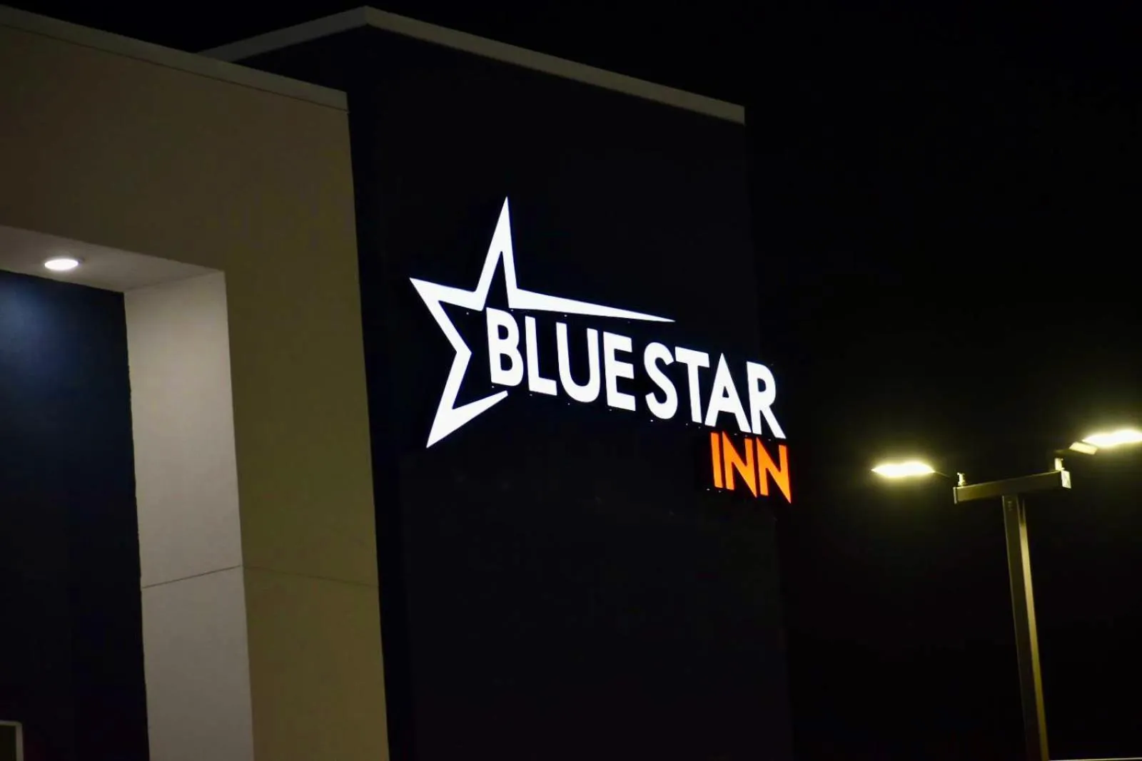 Logo/Certificate/Sign in Blue Star Inn