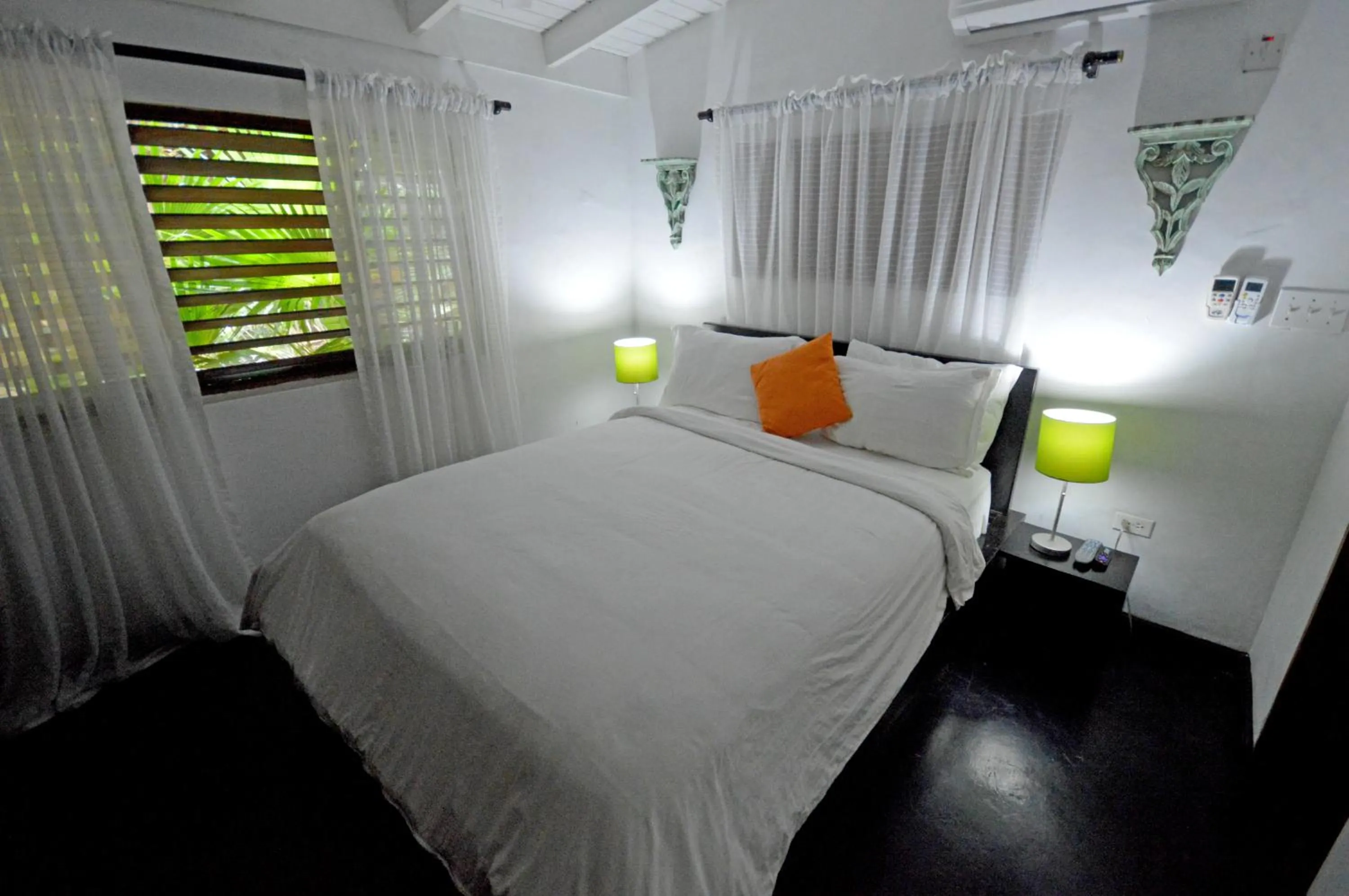 Bed in Villas Sur Mer