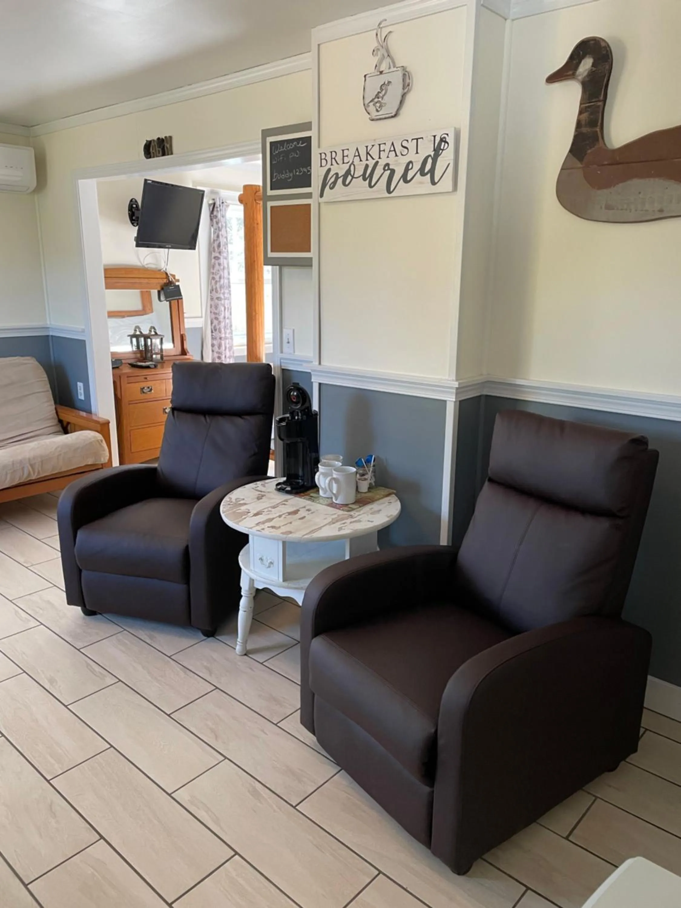 Seating area in Foster Lake Inn