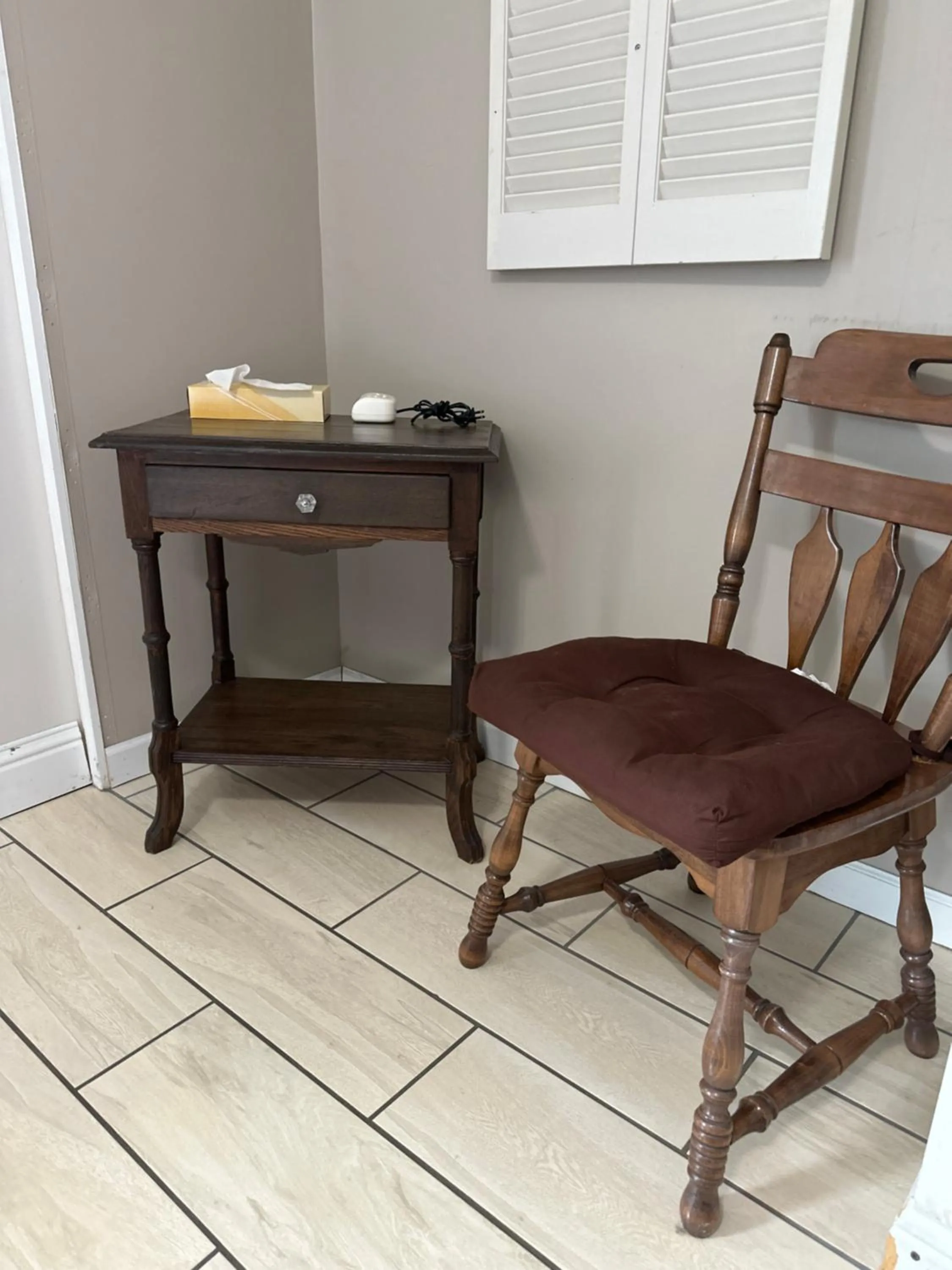 Seating area in Foster Lake Inn