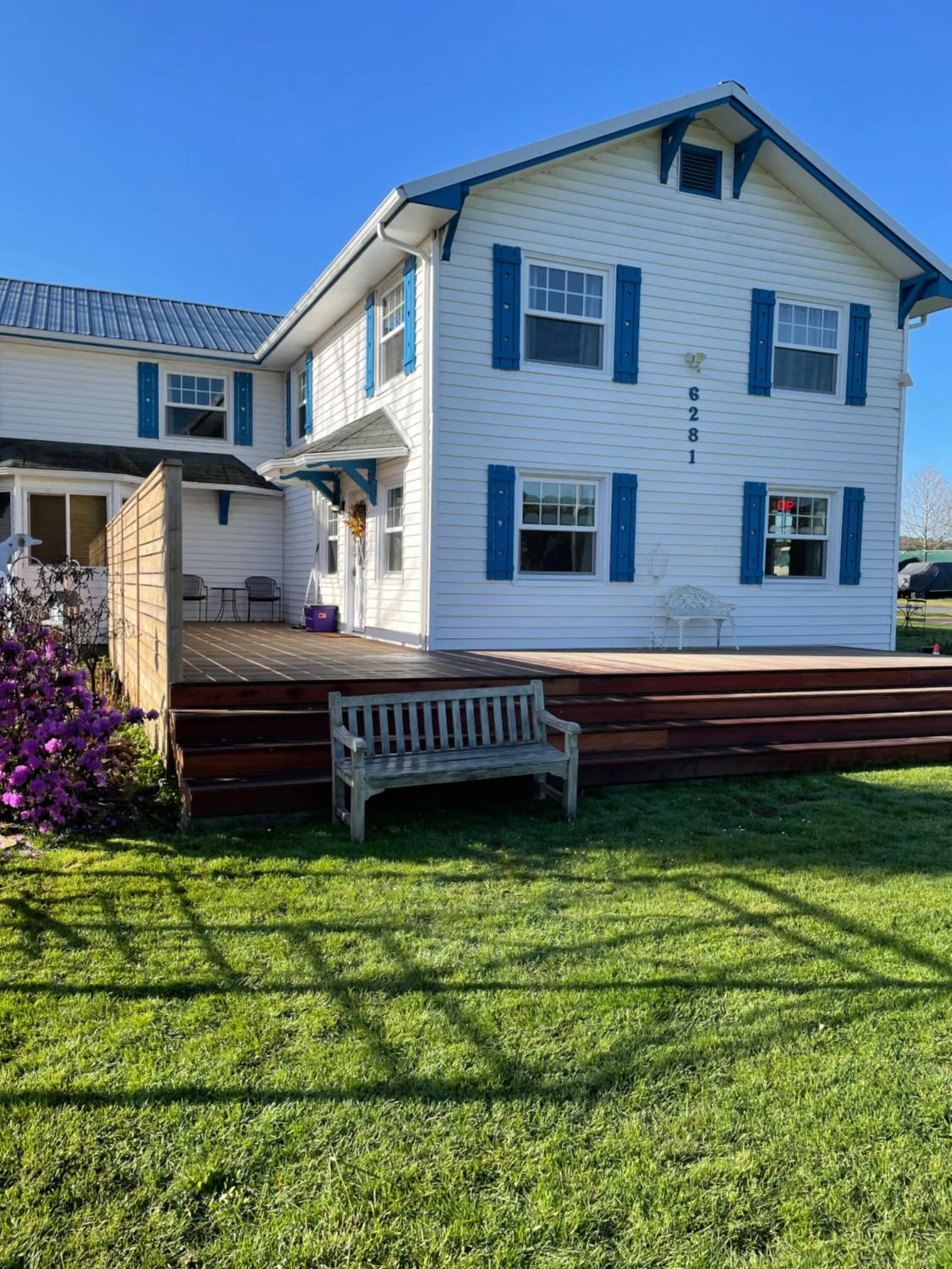 Property building in Foster Lake Inn