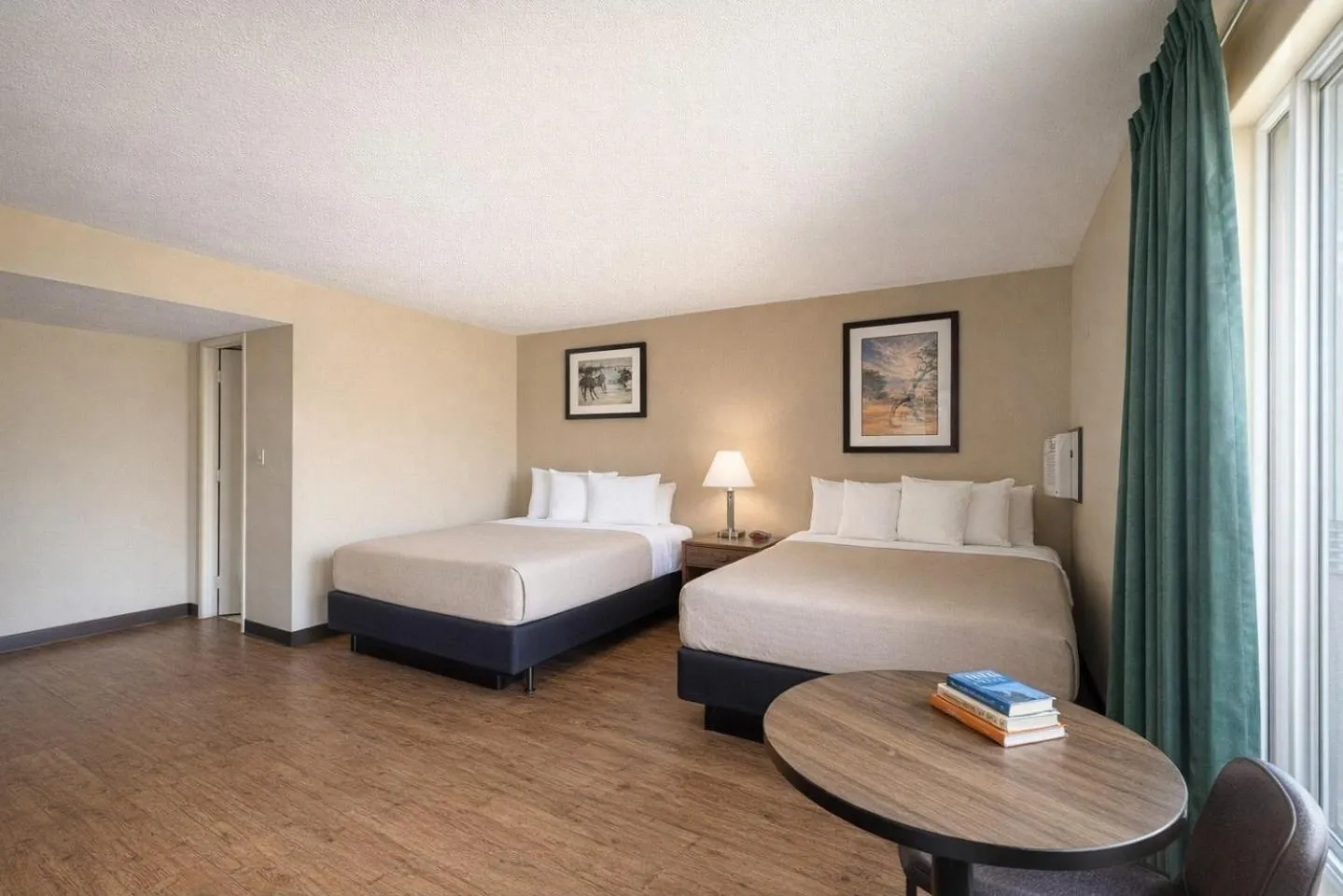 Bed in Lake Powell Canyon Inn