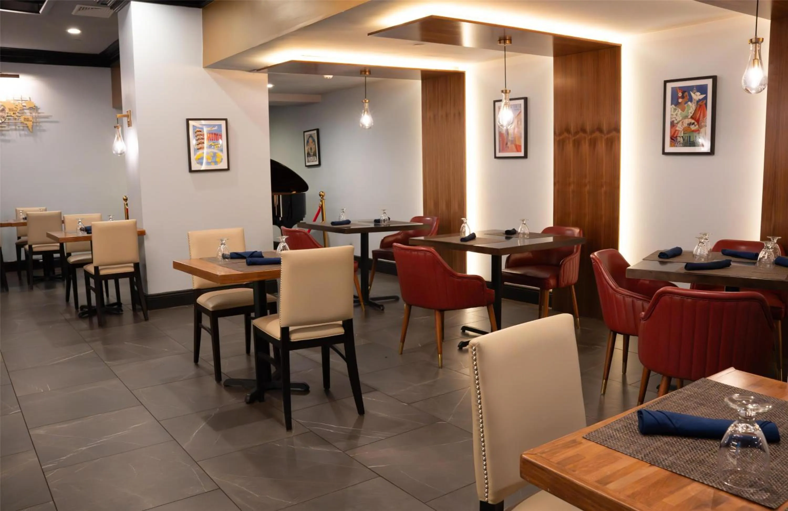 Restaurant/places to eat in The Roslyn, Tapestry Collection by Hilton