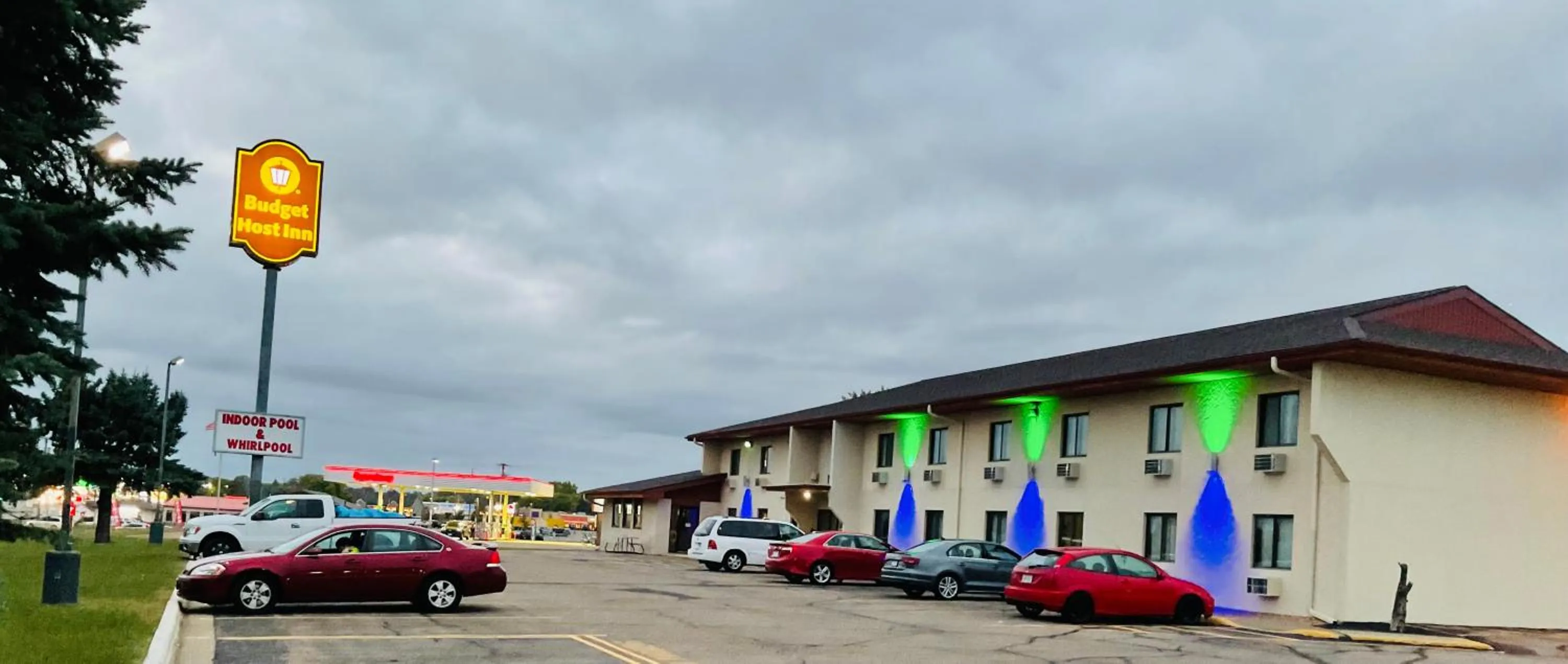 Property building in Budget Host Inn