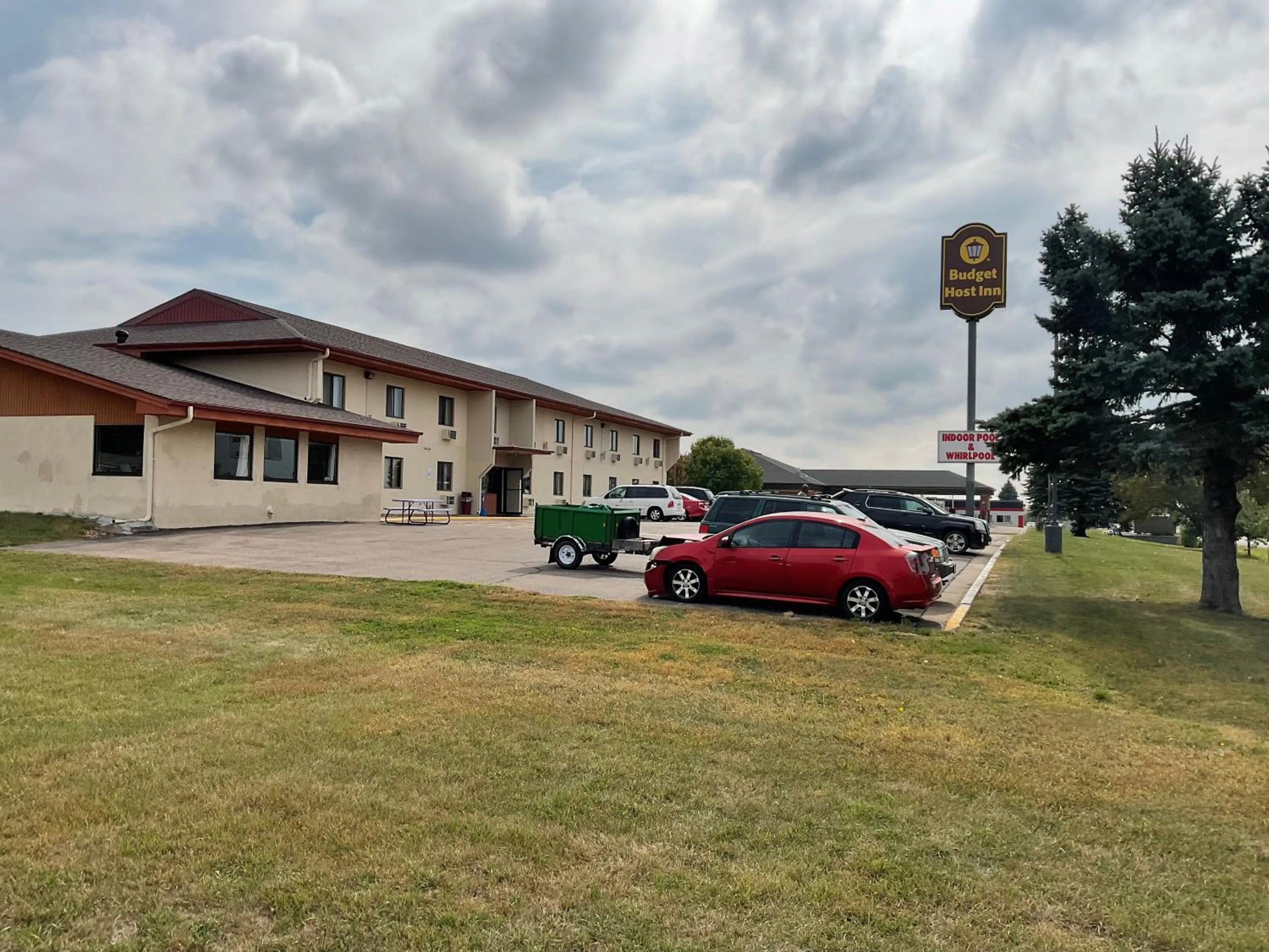 Property building in Budget Host Inn