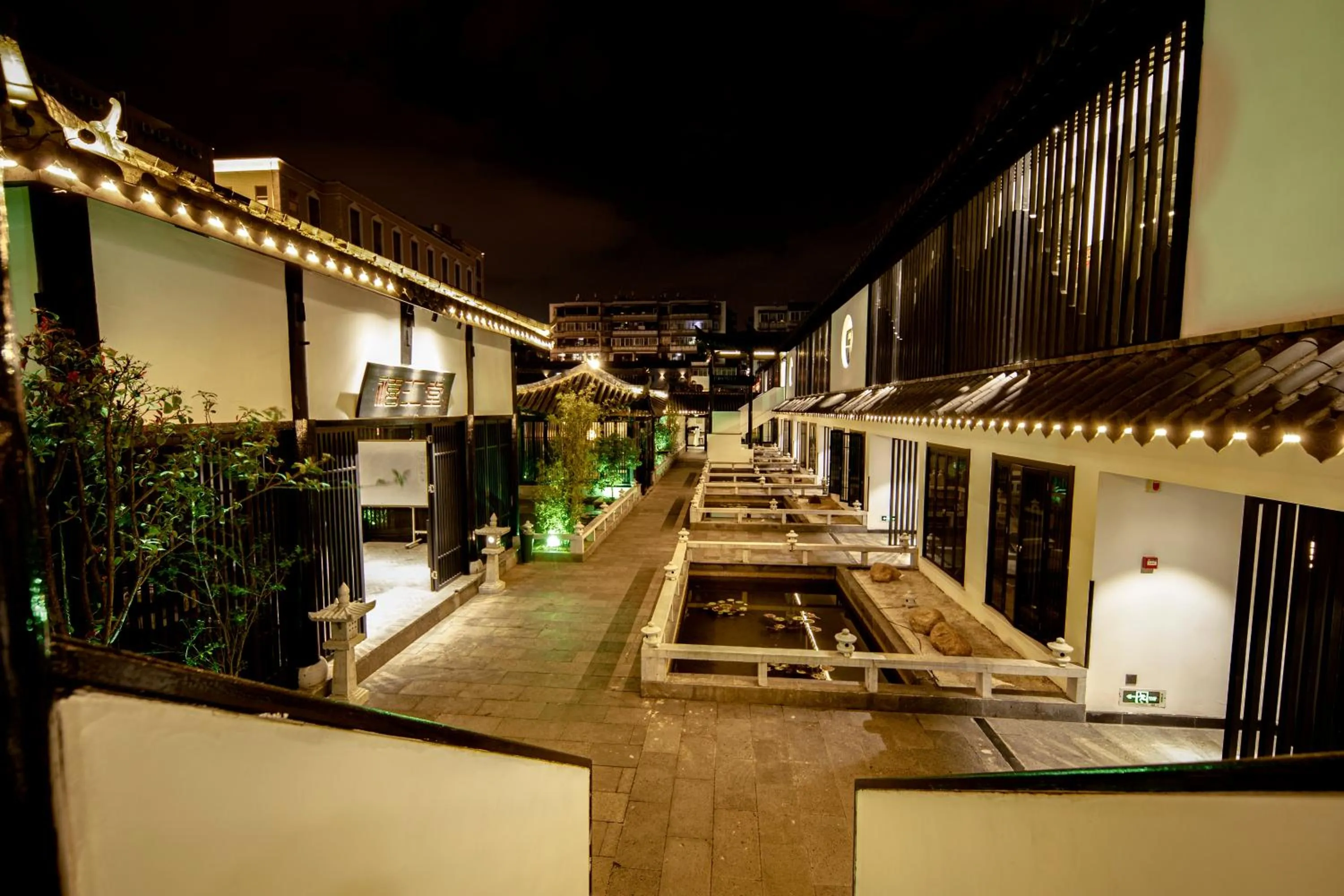 Property building in Gongxili-Xijian Hotel - Kunming Dongfeng East Road Dashuying Metro Station