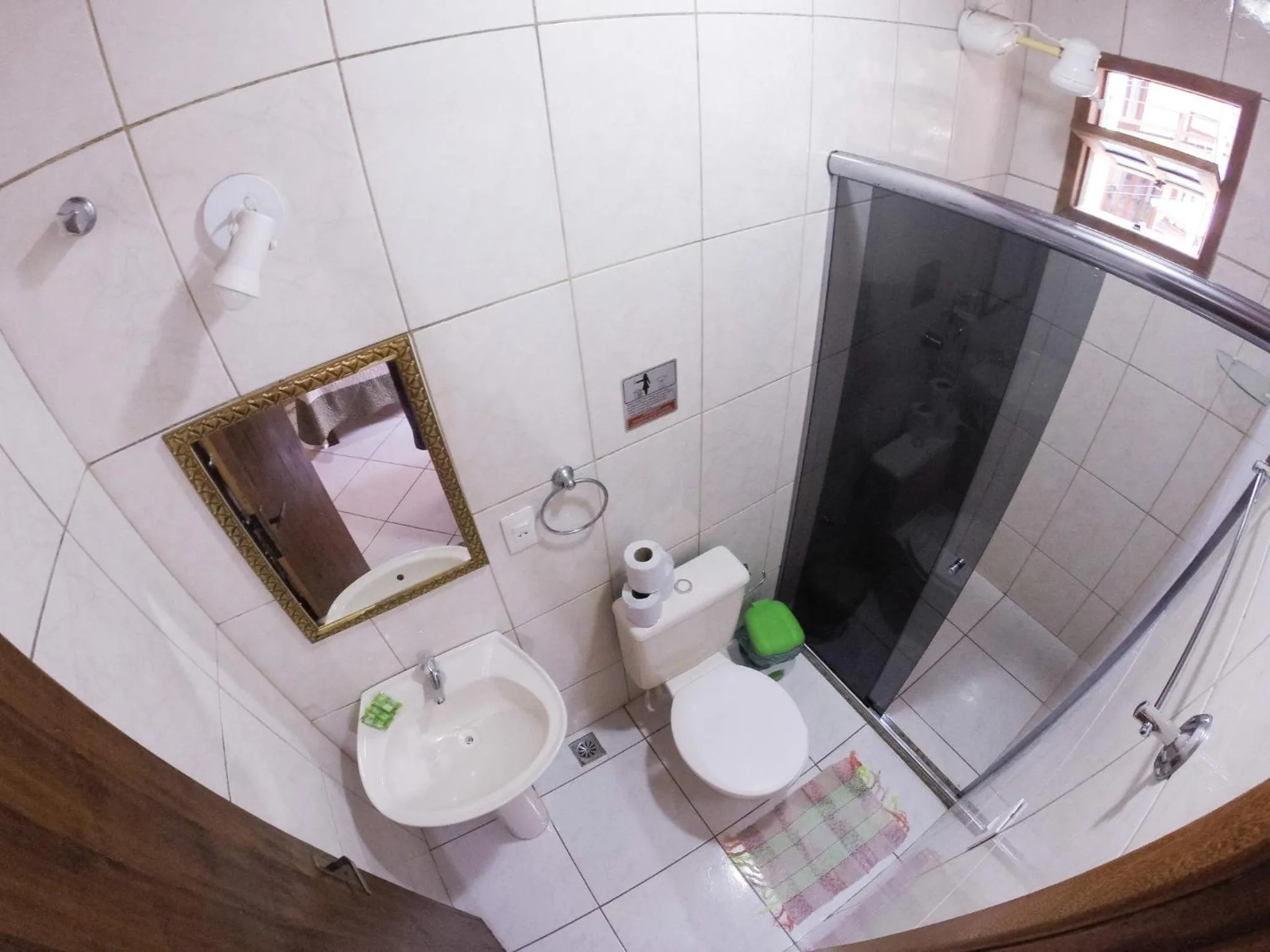 Shower in Pousada Recanto do Sabiá