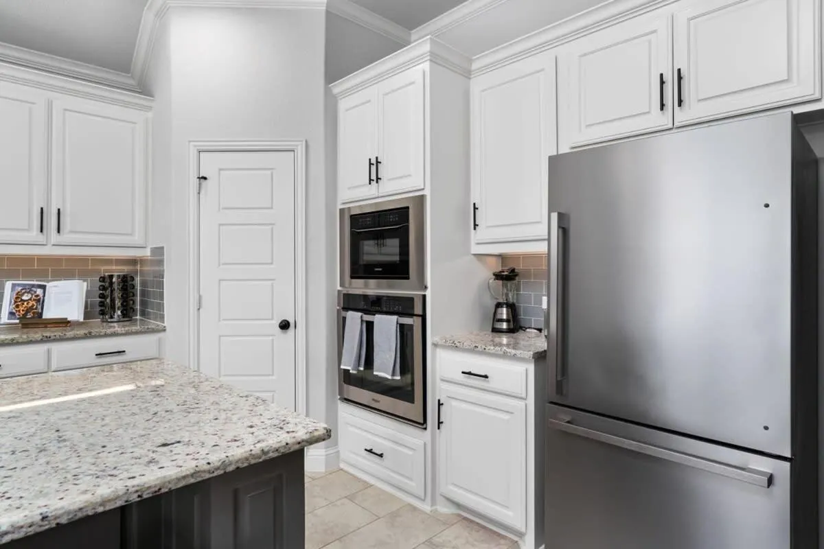 The Noble House Near Magnolia & Baylor W Pool